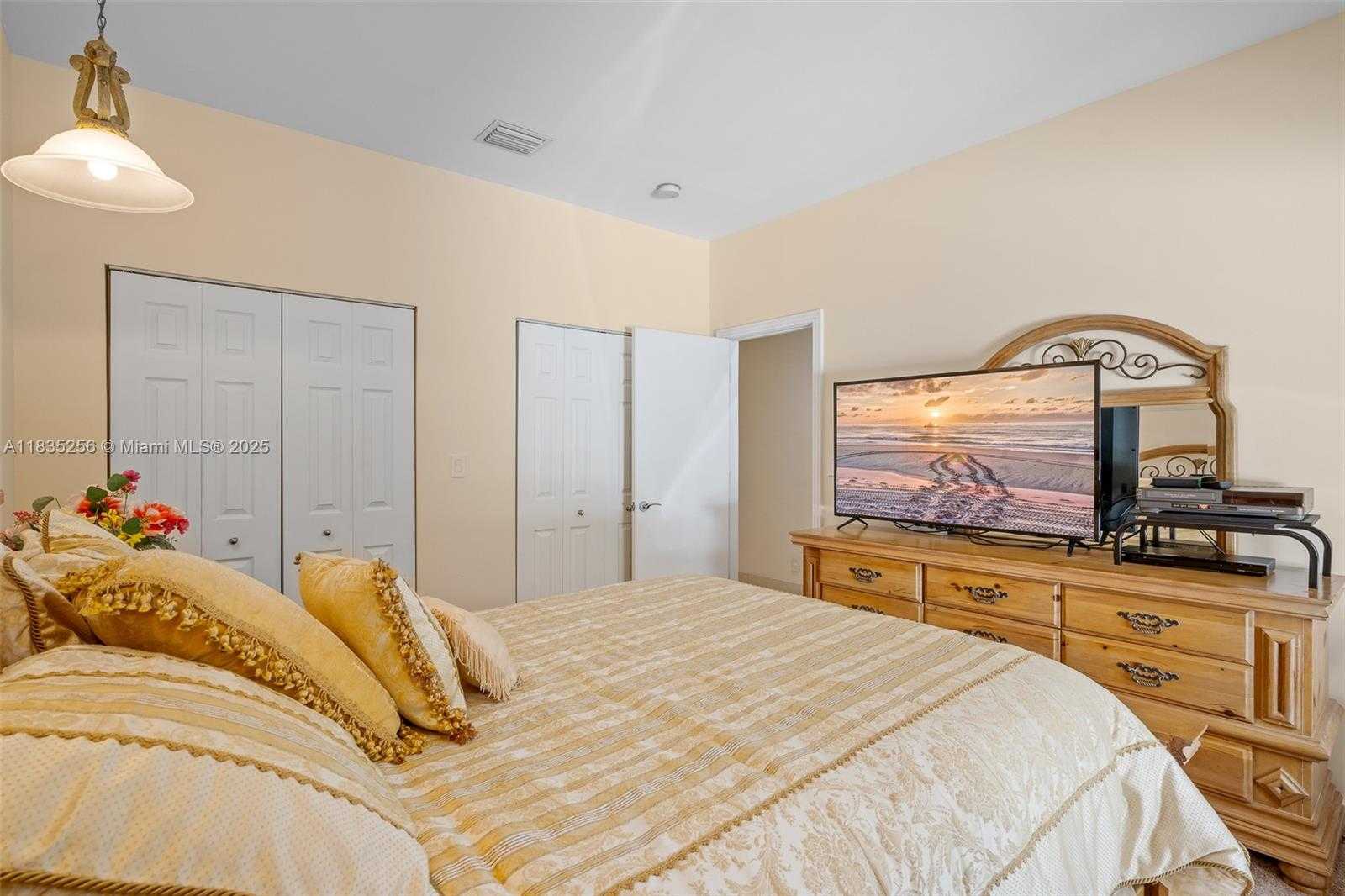 Small Image of 10735 SOUTH WEST 58TH AVE, Pinecrest Number 41