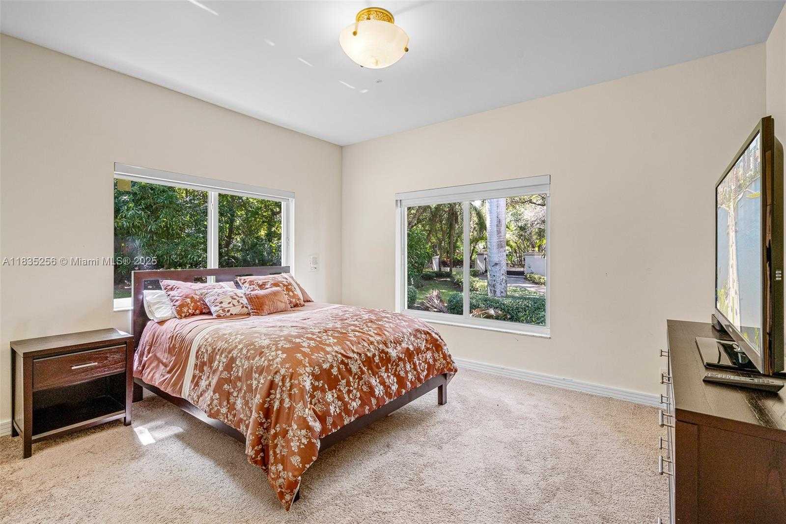 Small Image of 10735 SOUTH WEST 58TH AVE, Pinecrest Number 45