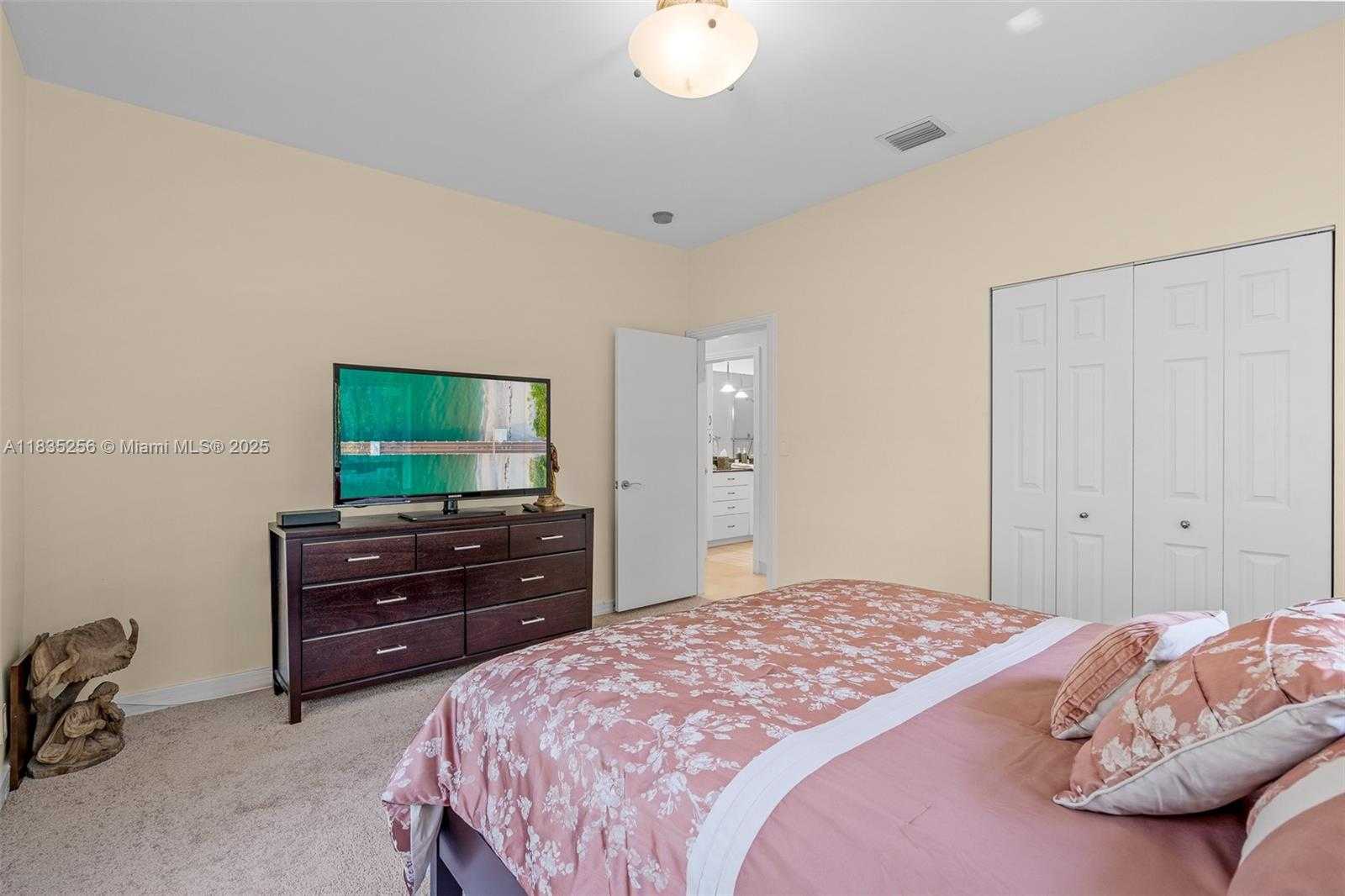Small Image of 10735 SOUTH WEST 58TH AVE, Pinecrest Number 46