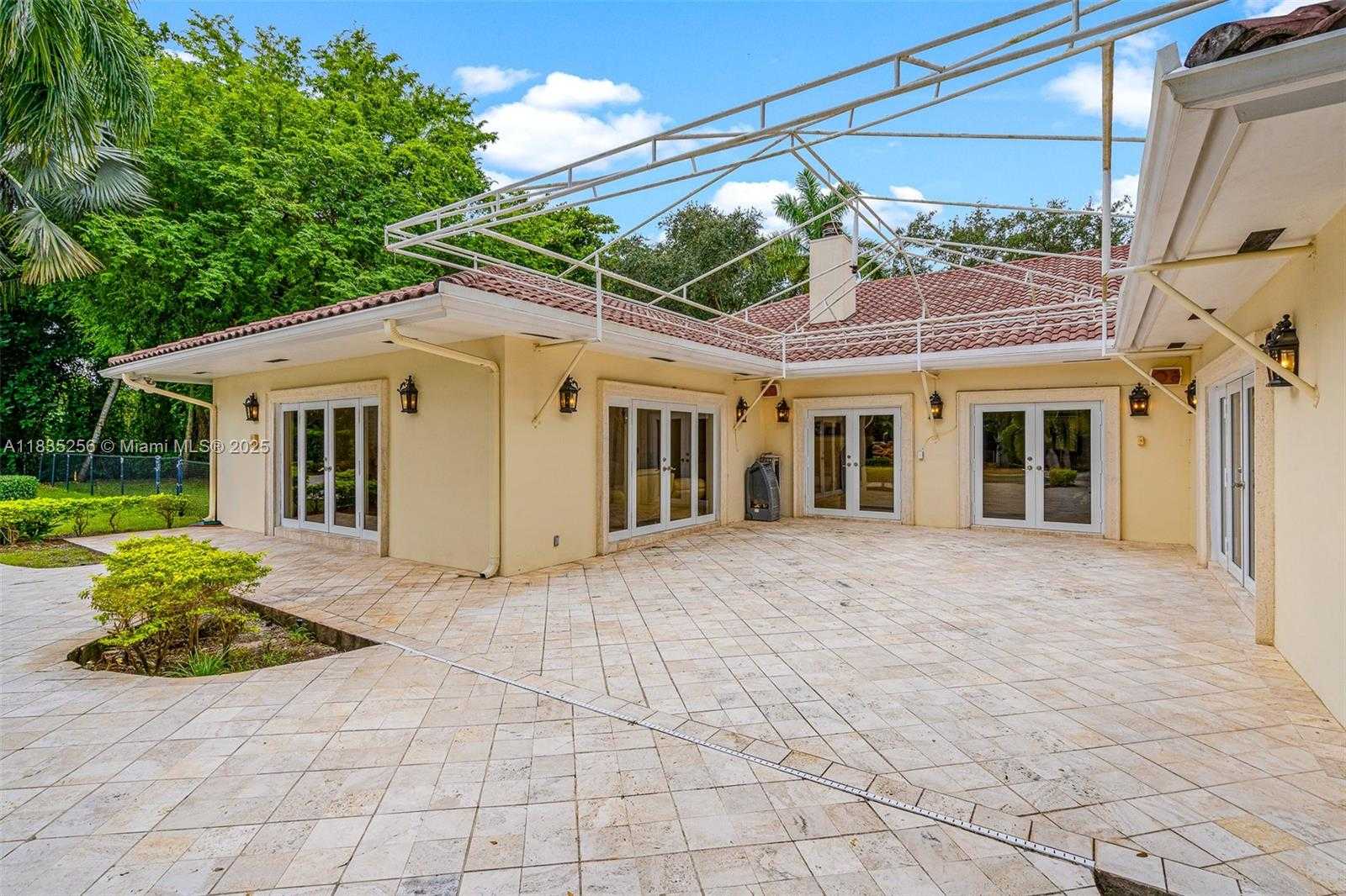 Small Image of 10735 SOUTH WEST 58TH AVE, Pinecrest Number 53