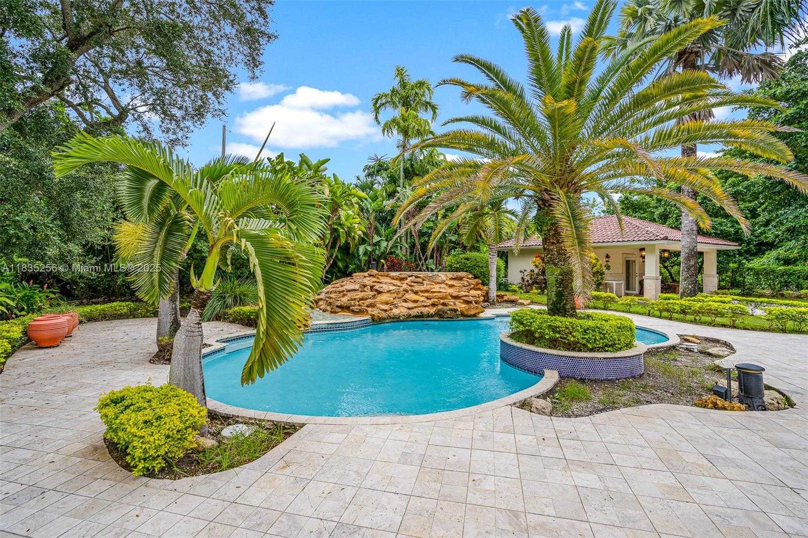 Small Image of 10735 SOUTH WEST 58TH AVE, Pinecrest Number 54