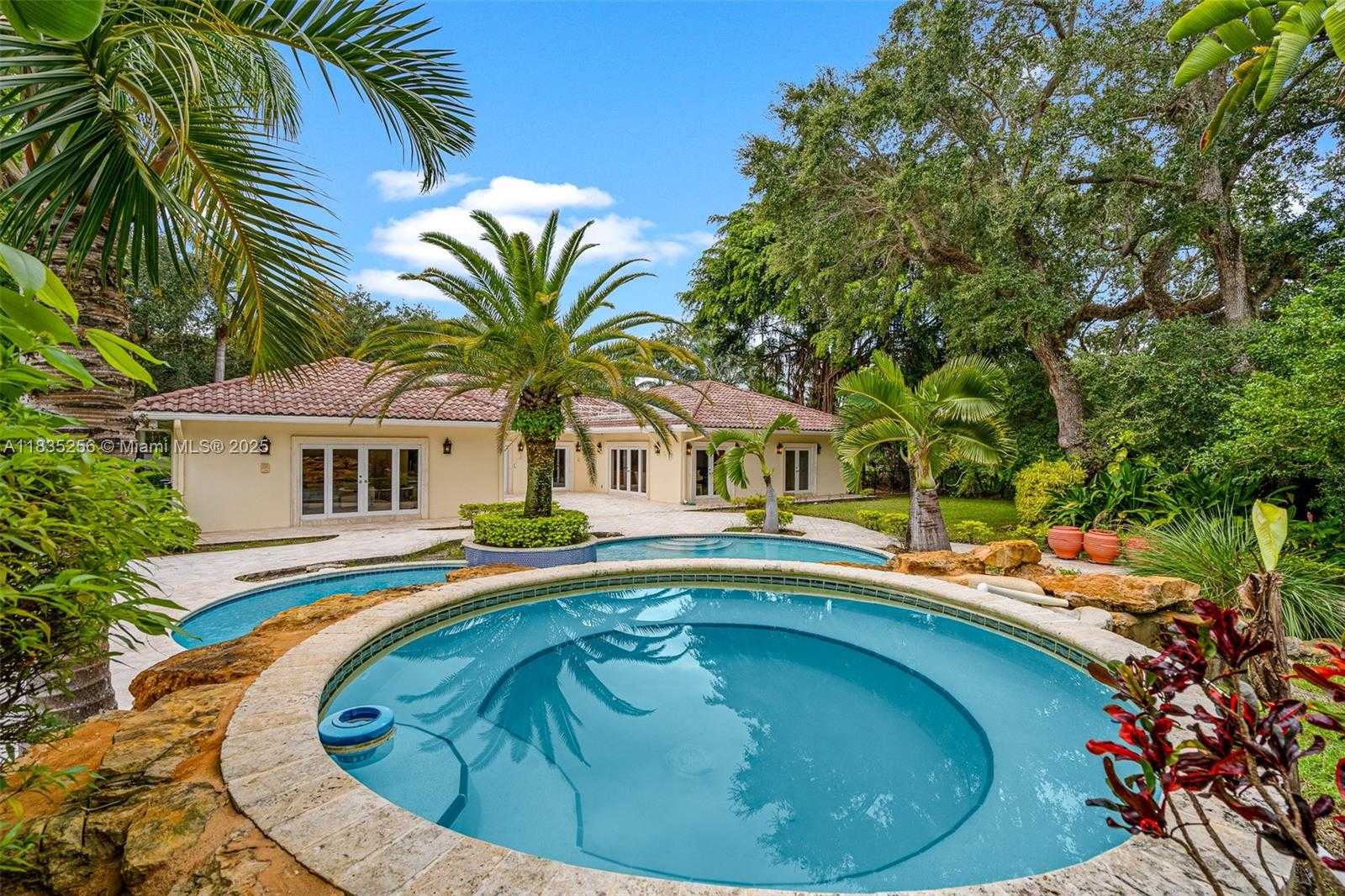 Small Image of 10735 SOUTH WEST 58TH AVE, Pinecrest Number 57