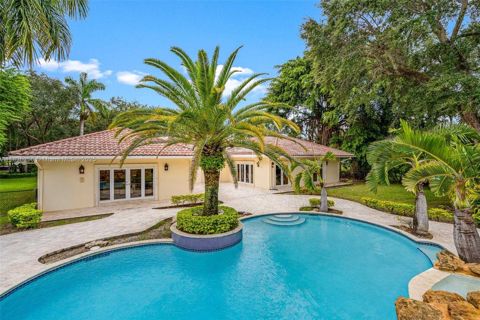 Small Image of 10735 SOUTH WEST 58TH AVE, Pinecrest Number 58