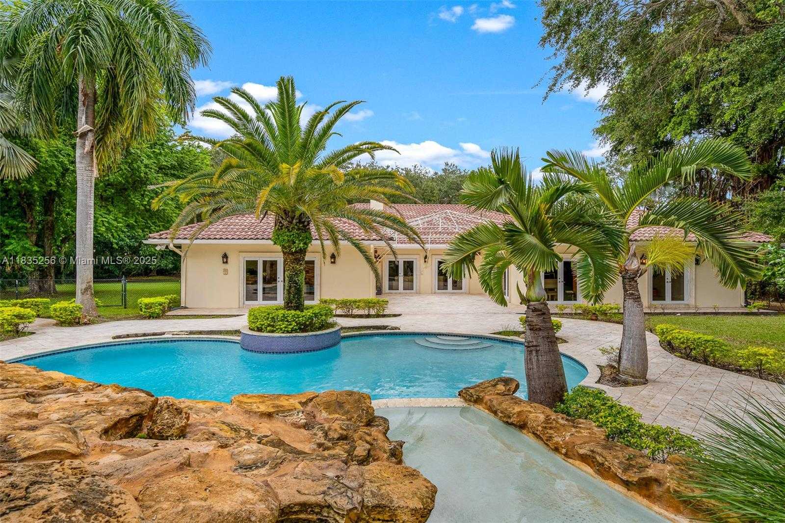 Small Image of 10735 SOUTH WEST 58TH AVE, Pinecrest Number 59