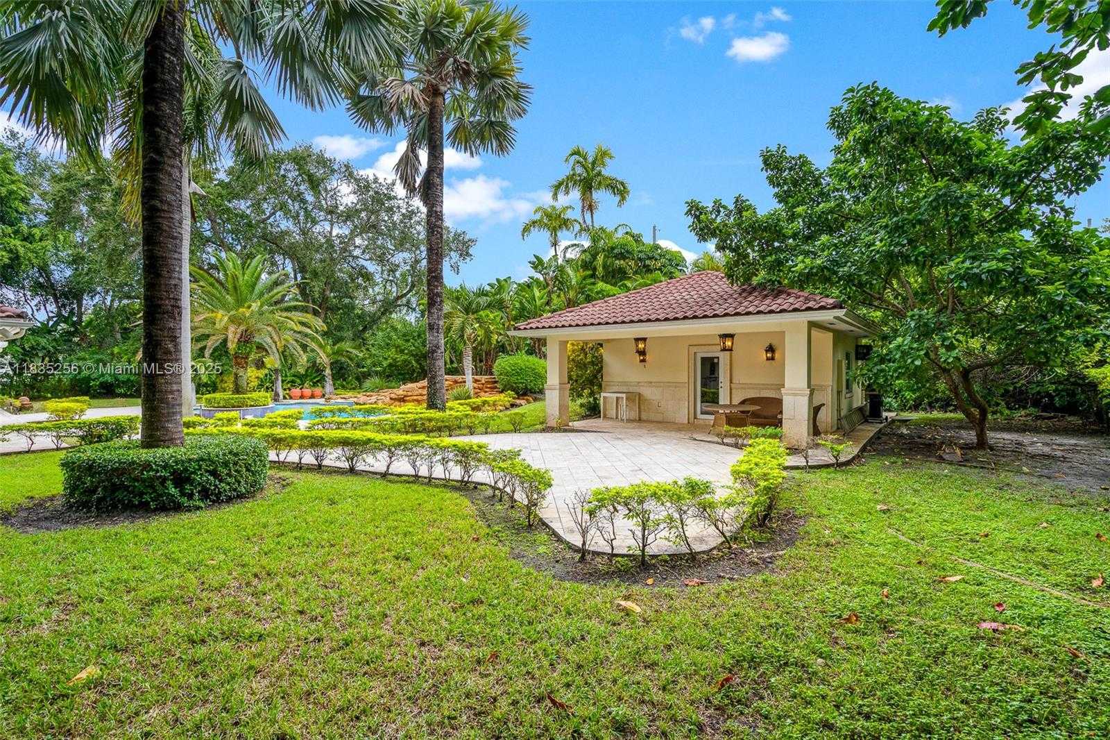 Small Image of 10735 SOUTH WEST 58TH AVE, Pinecrest Number 62