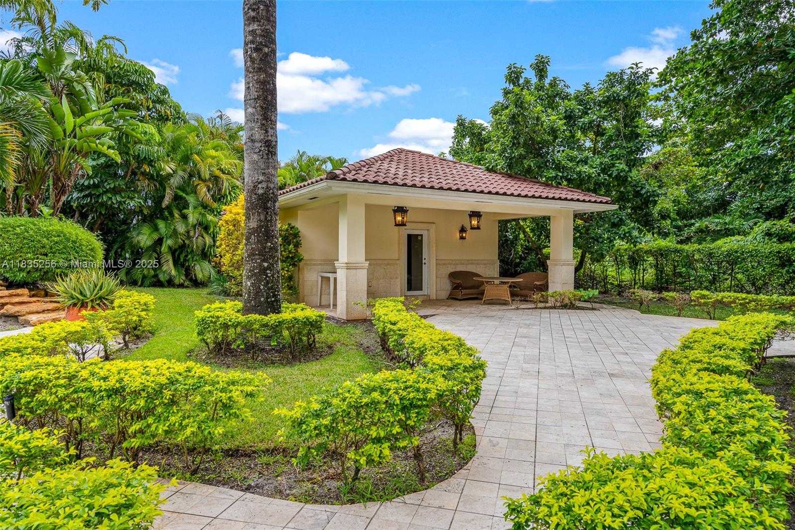 Small Image of 10735 SOUTH WEST 58TH AVE, Pinecrest Number 63