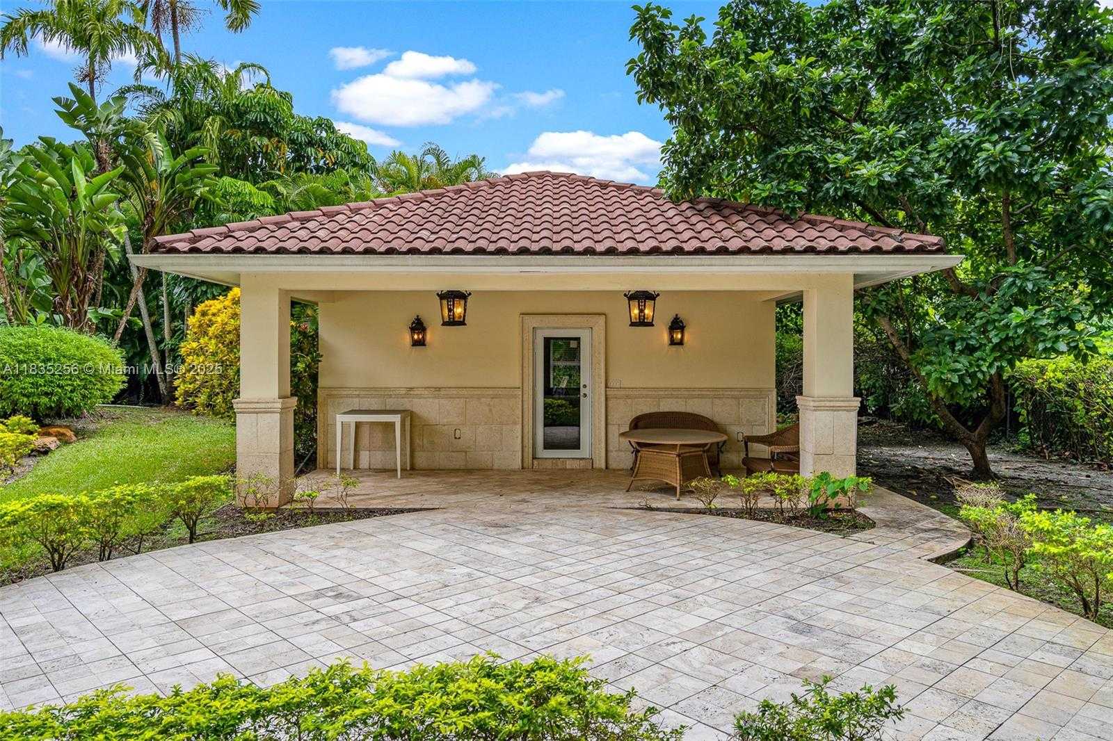 Small Image of 10735 SOUTH WEST 58TH AVE, Pinecrest Number 64