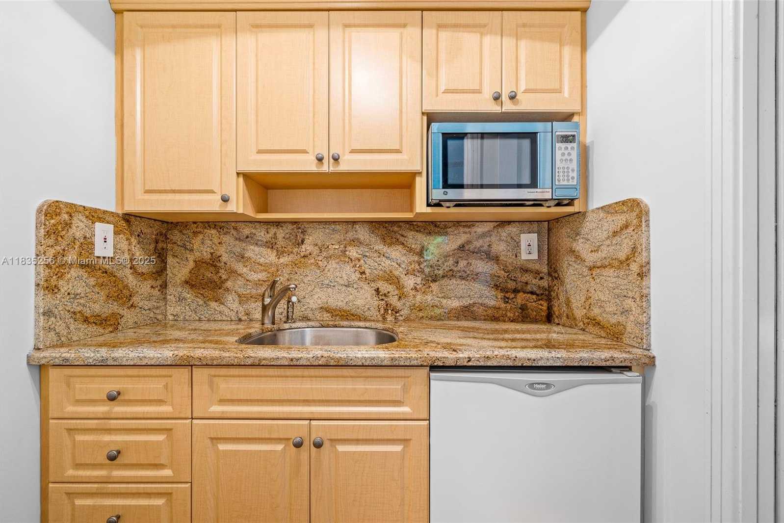Small Image of 10735 SOUTH WEST 58TH AVE, Pinecrest Number 68