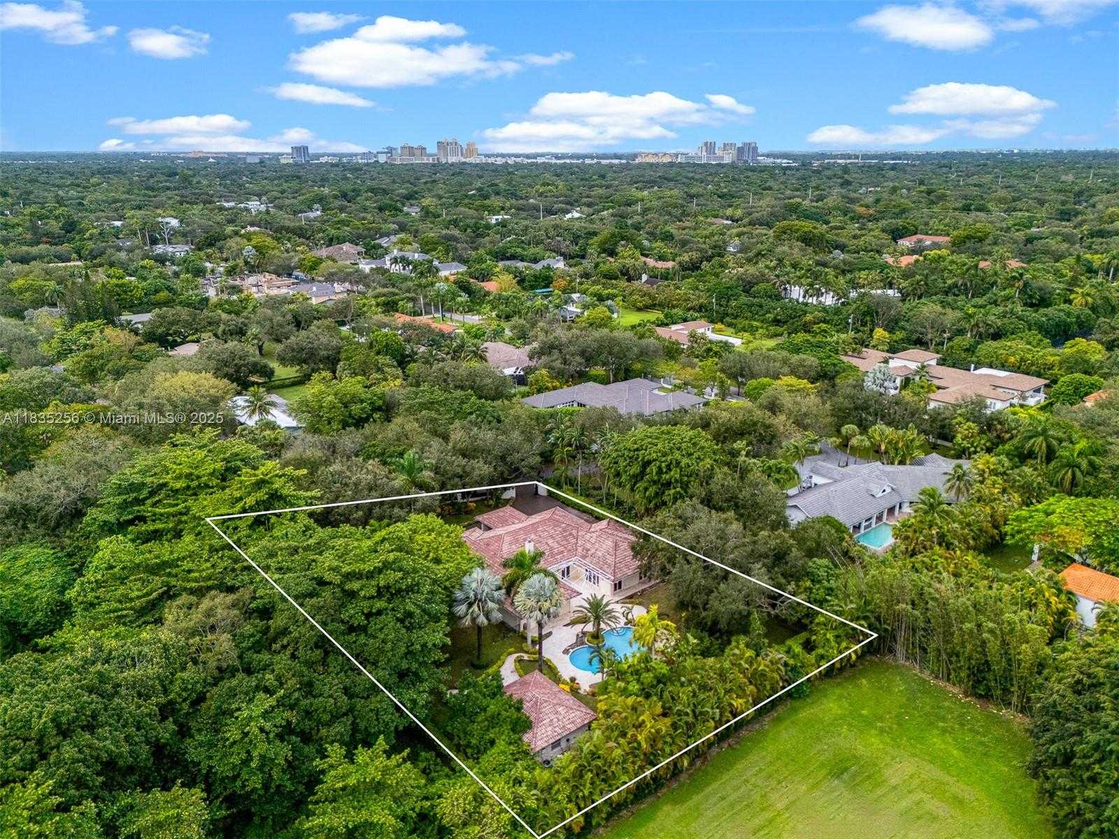 Small Image of 10735 SOUTH WEST 58TH AVE, Pinecrest Number 70