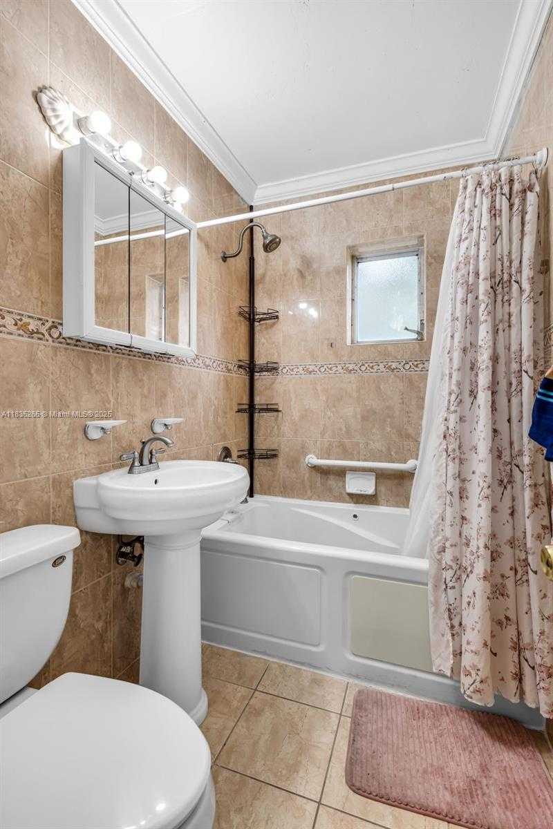 Small Image of 2225 NORTH WEST 122ND ST, Miami Number 16