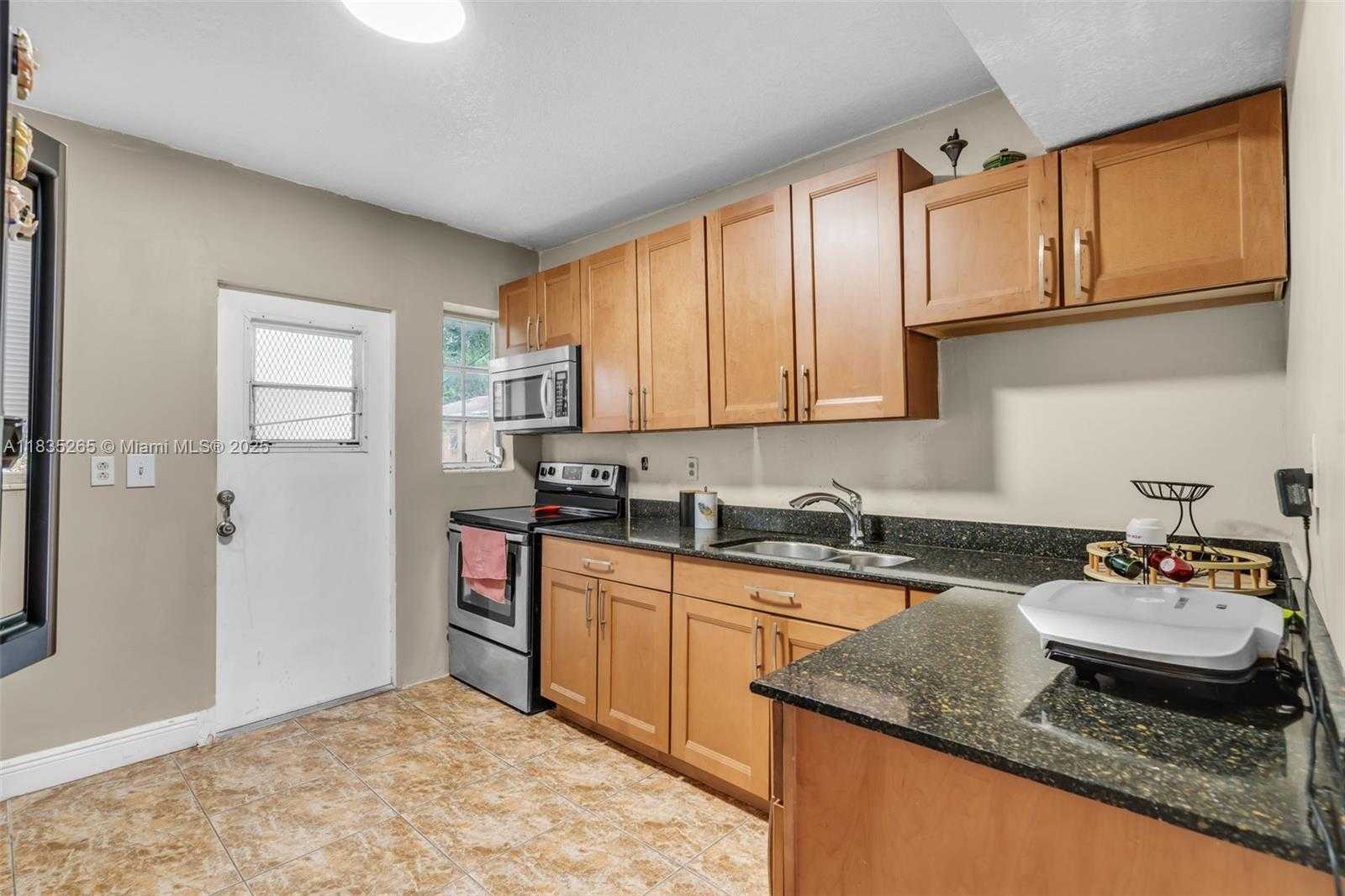 Small Image of 2225 NORTH WEST 122ND ST, Miami Number 7