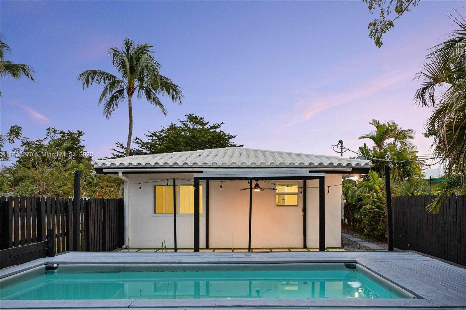 Small Image of 1817 NORTH EAST 2ND ST, Pompano Beach Number 14