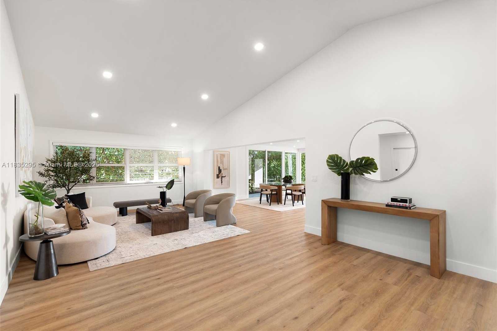 Small Image of 410 SOUTH SHORE DR, Miami Beach Number 13