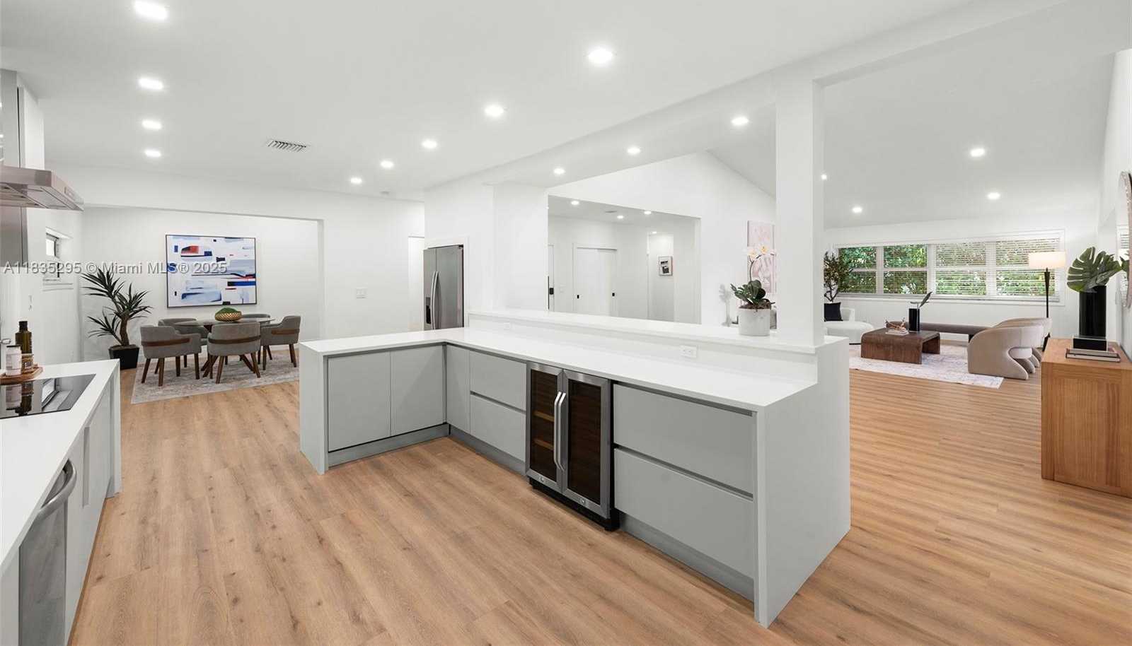 Small Image of 410 SOUTH SHORE DR, Miami Beach Number 17