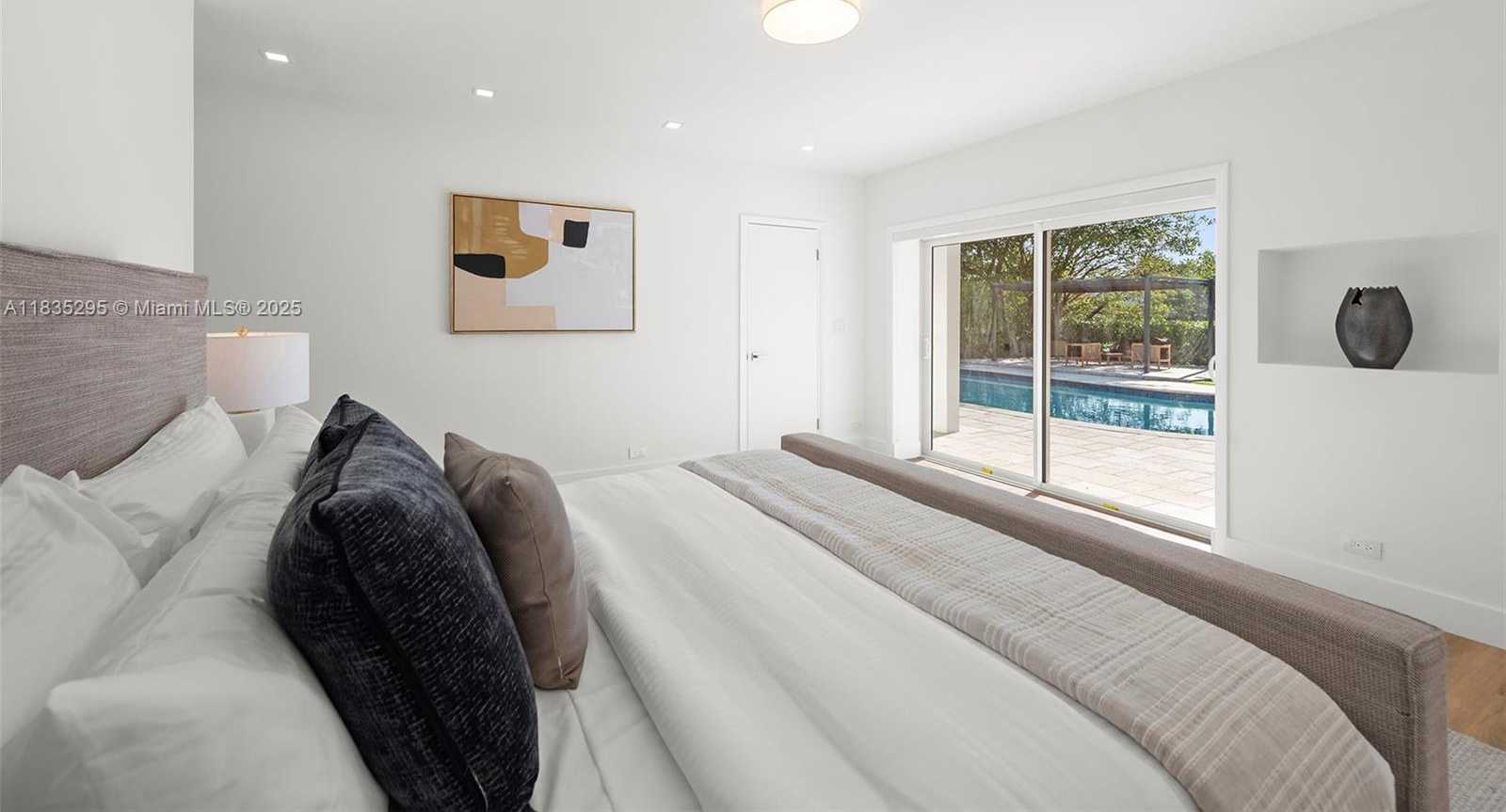 Small Image of 410 SOUTH SHORE DR, Miami Beach Number 23