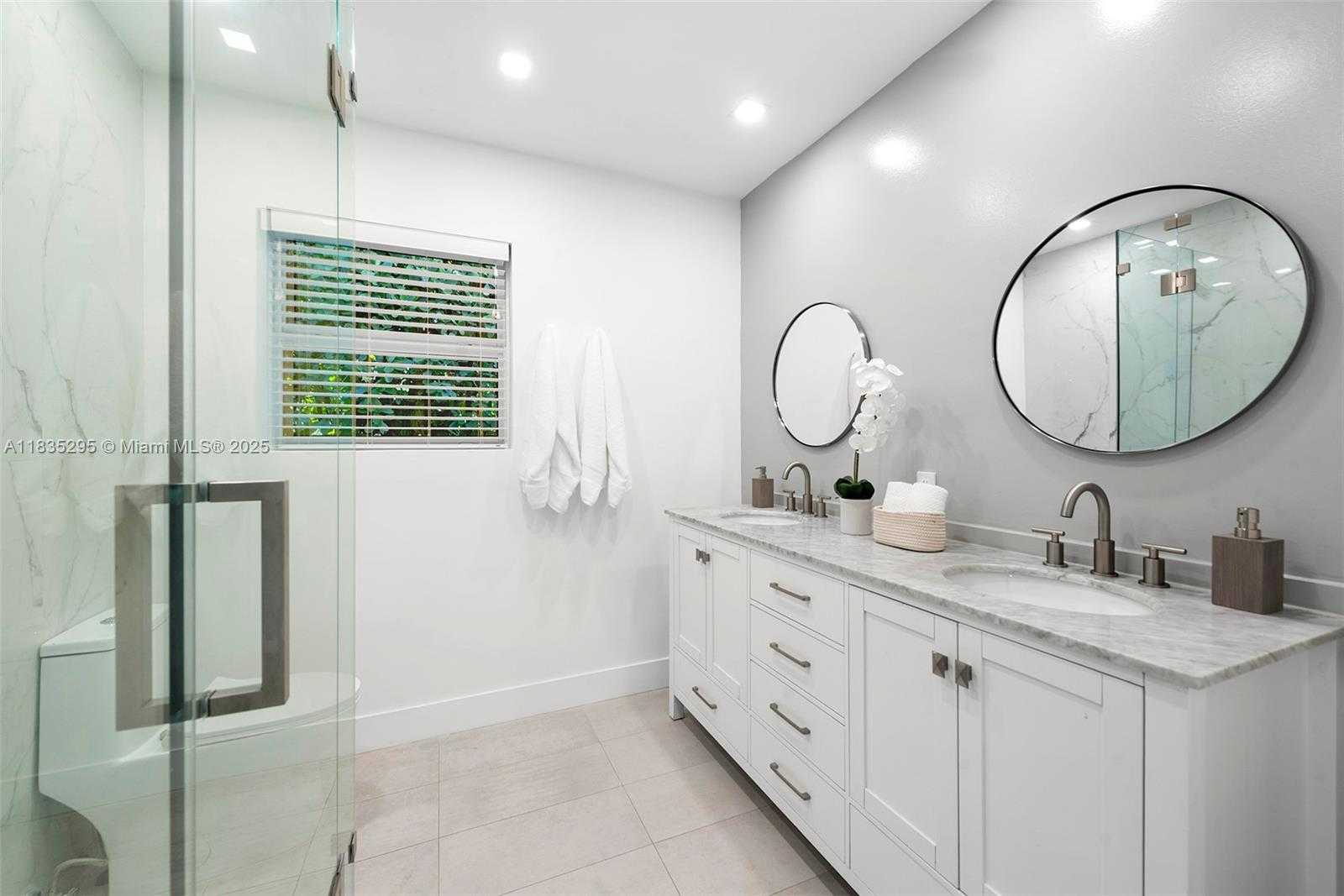 Small Image of 410 SOUTH SHORE DR, Miami Beach Number 28