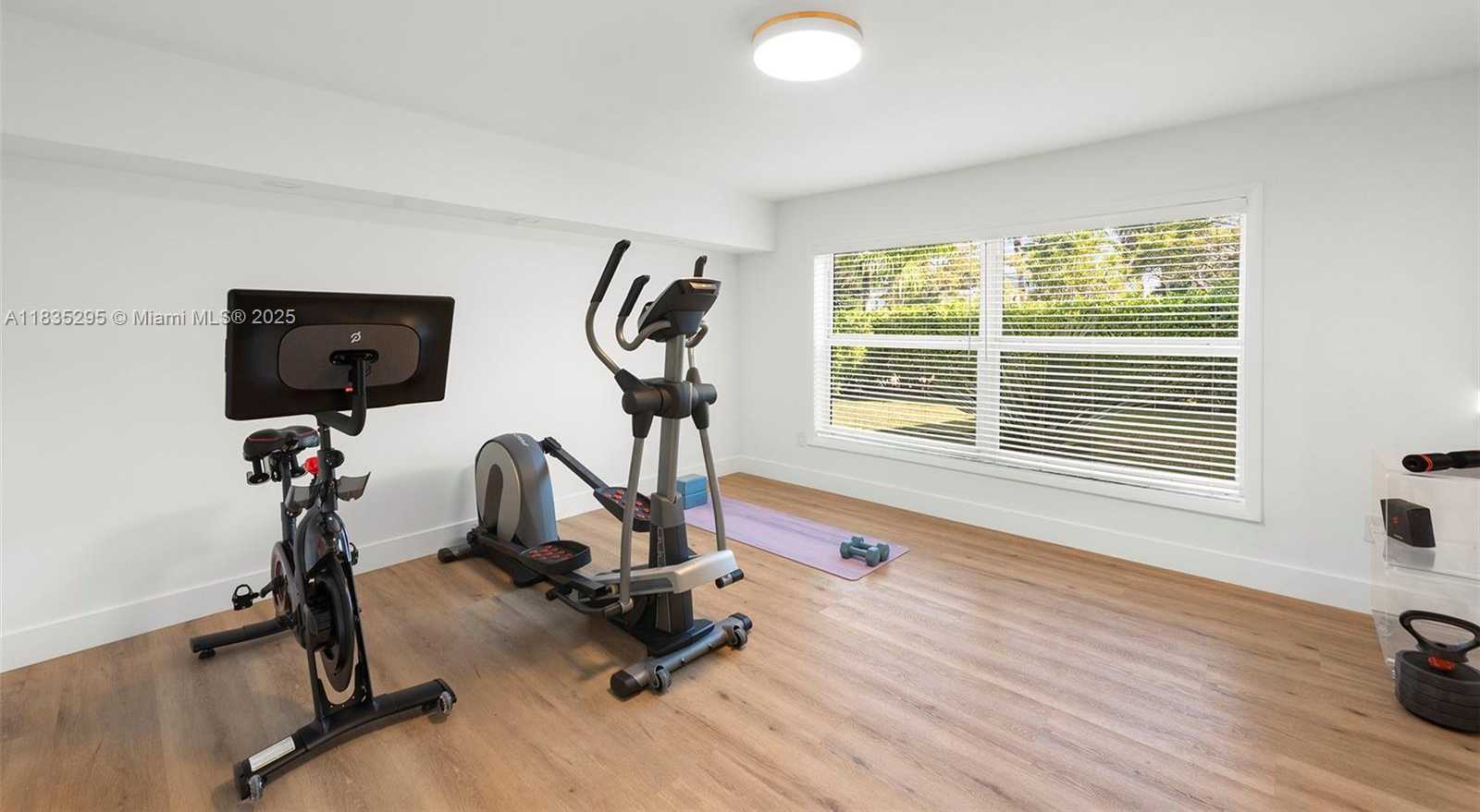 Small Image of 410 SOUTH SHORE DR, Miami Beach Number 30