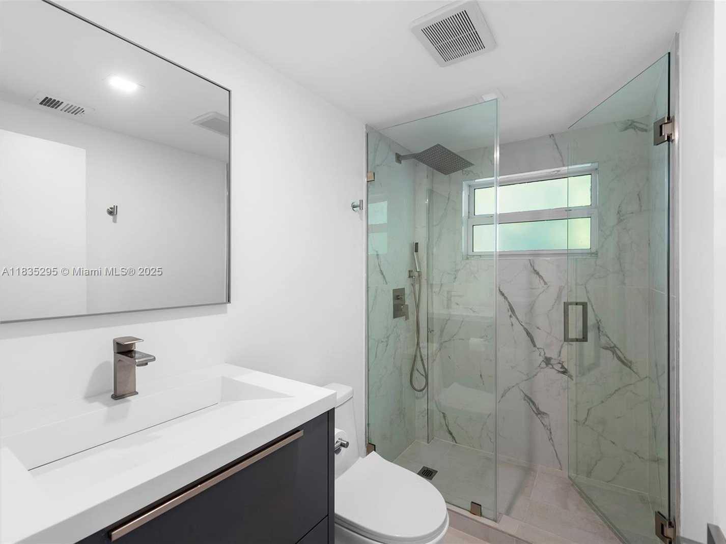 Small Image of 410 SOUTH SHORE DR, Miami Beach Number 32