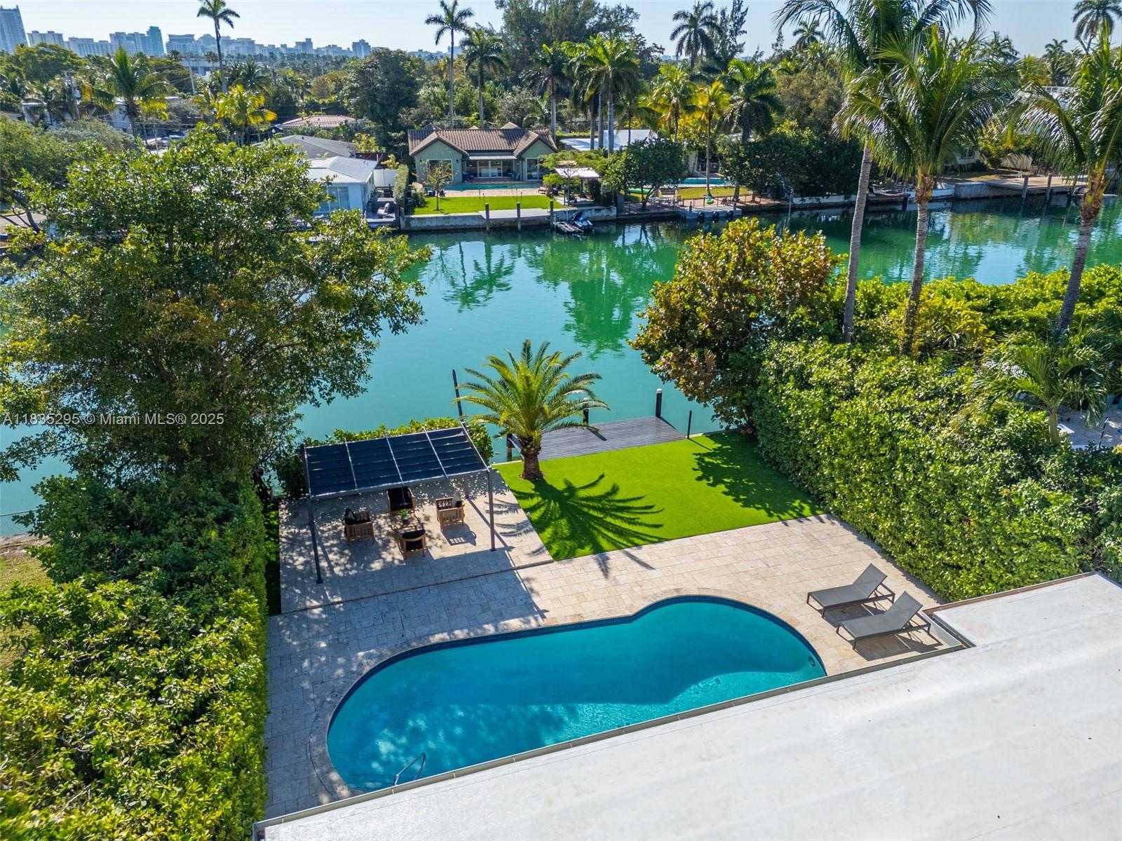 Small Image of 410 SOUTH SHORE DR, Miami Beach Number 34