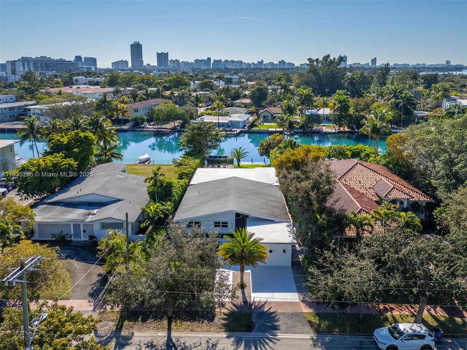 Small Image of 410 SOUTH SHORE DR, Miami Beach Number 39