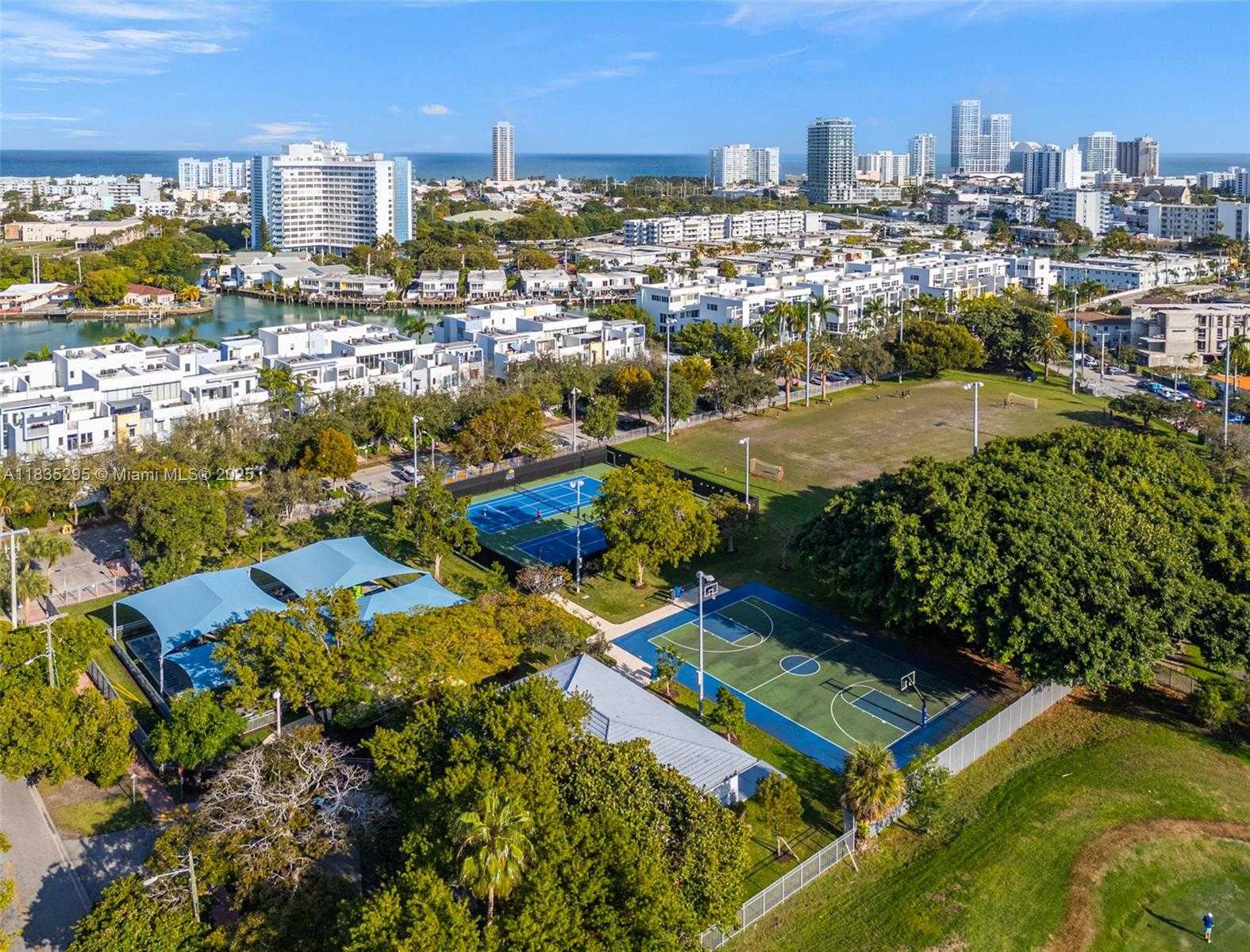 Small Image of 410 SOUTH SHORE DR, Miami Beach Number 49