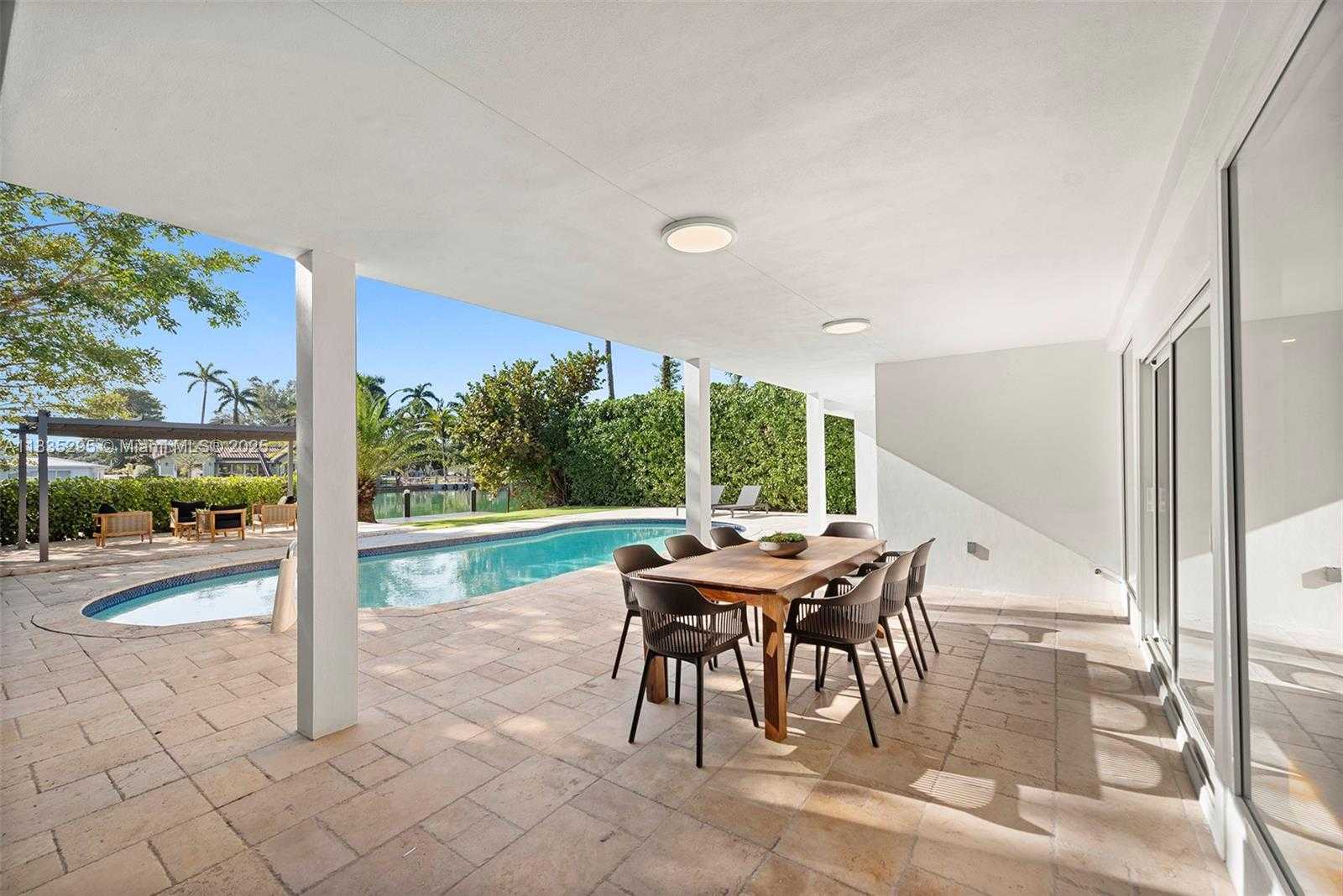 Small Image of 410 SOUTH SHORE DR, Miami Beach Number 9