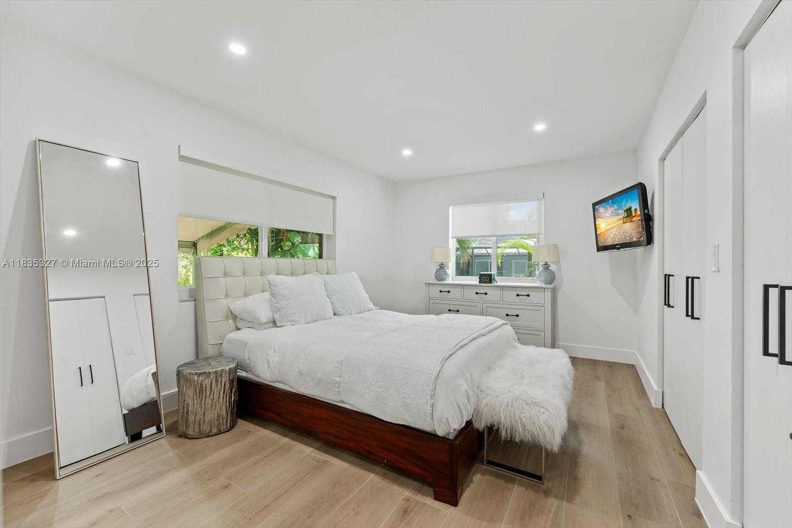 Small Image of 511 CATALONIA AVE, Coral Gables Number 15