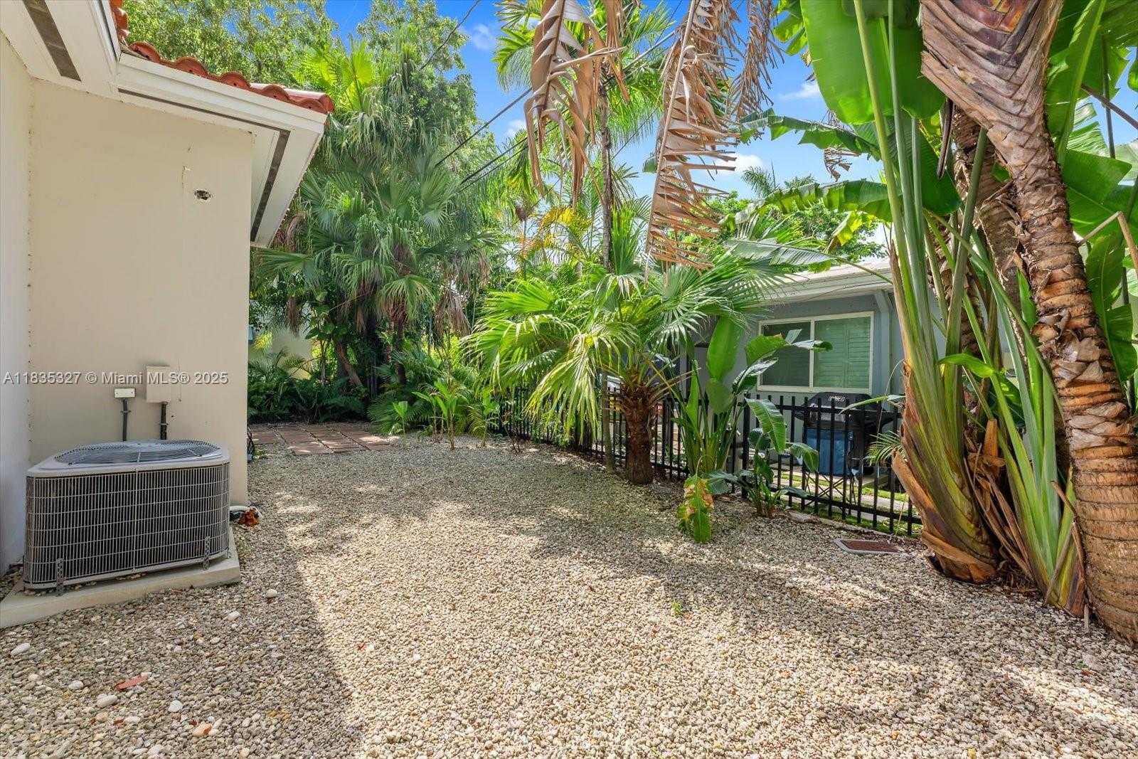 Small Image of 511 CATALONIA AVE, Coral Gables Number 26