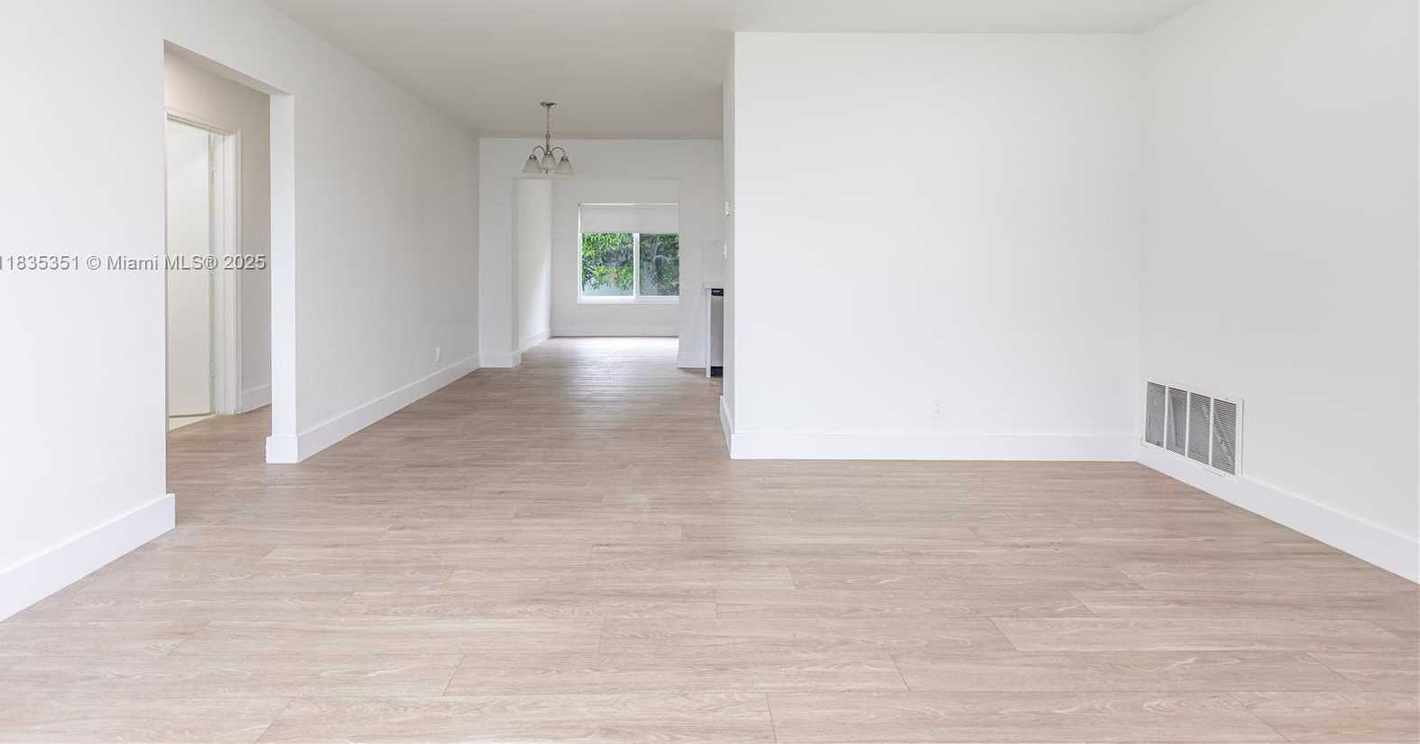 Small Image of 4516 MAINLAND DR, Tamarac Number 14