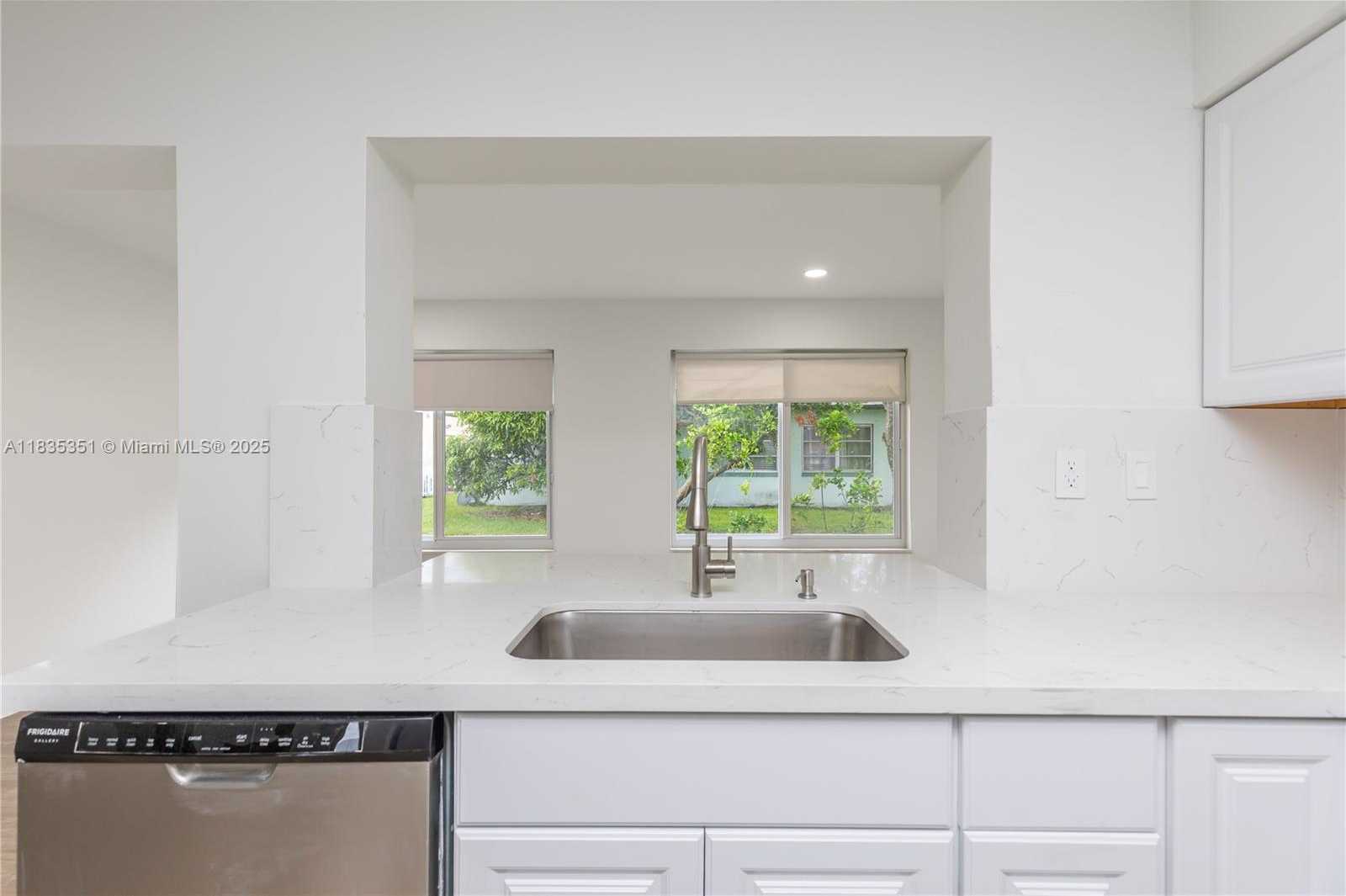 Small Image of 4516 MAINLAND DR, Tamarac Number 21
