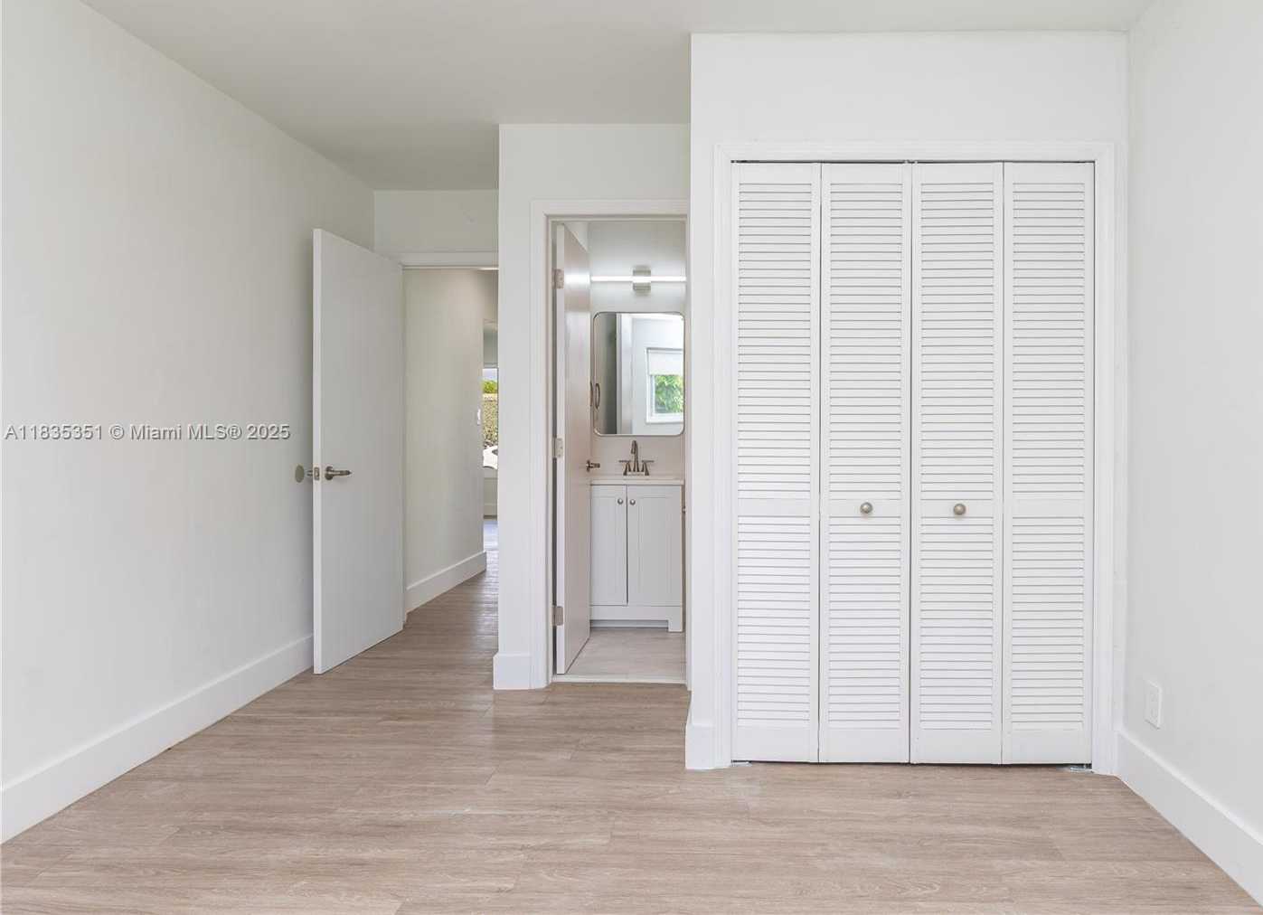 Small Image of 4516 MAINLAND DR, Tamarac Number 24
