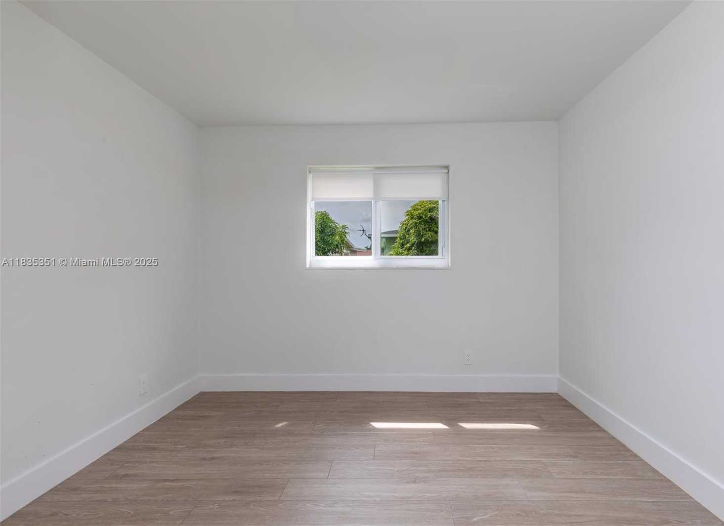 Small Image of 4516 MAINLAND DR, Tamarac Number 28