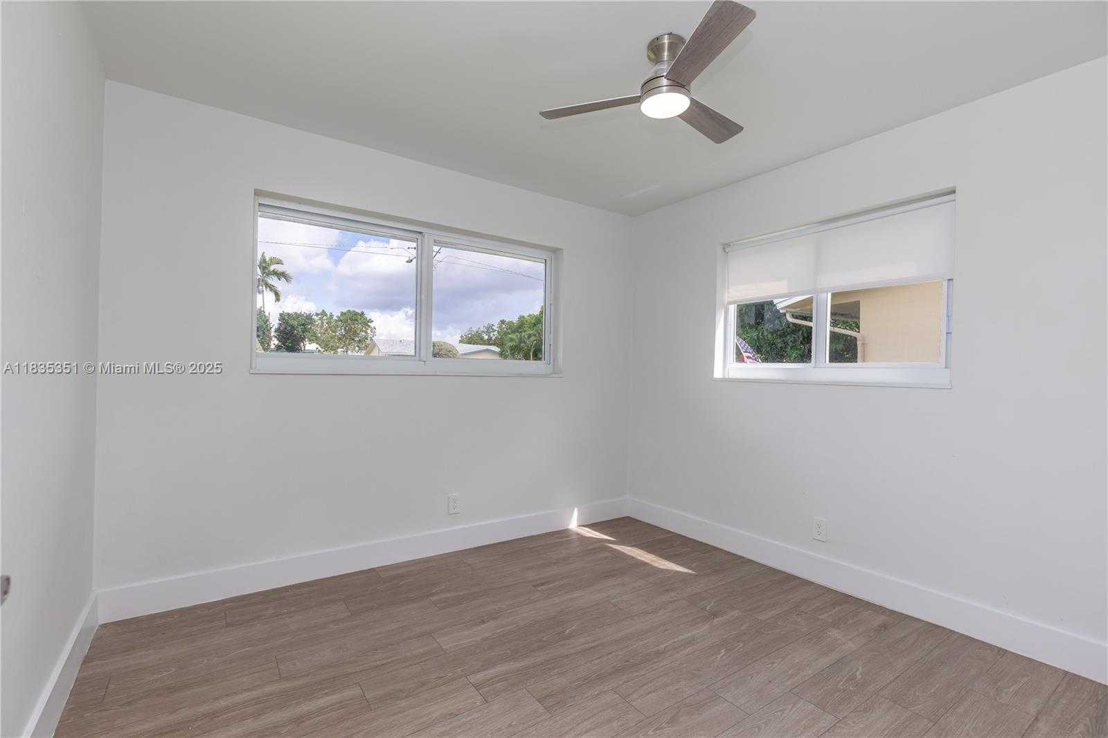 Small Image of 4516 MAINLAND DR, Tamarac Number 29