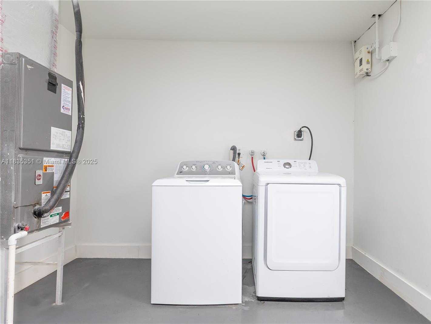 Small Image of 4516 MAINLAND DR, Tamarac Number 33