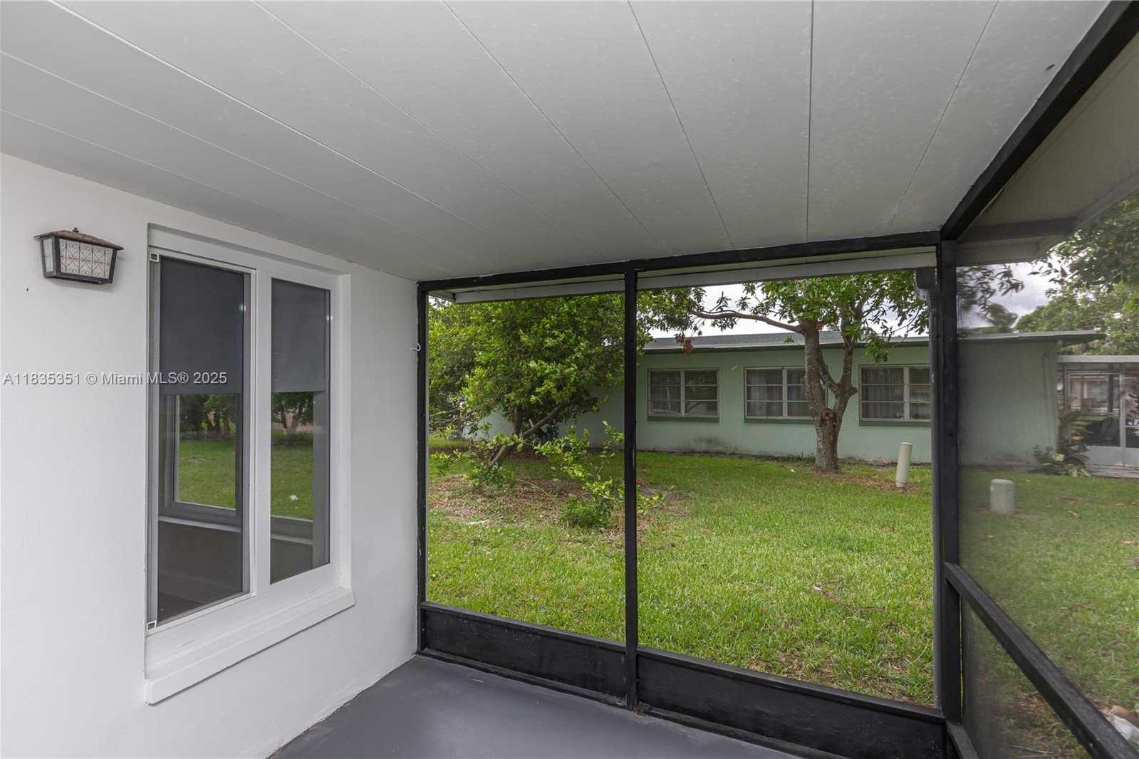Small Image of 4516 MAINLAND DR, Tamarac Number 36