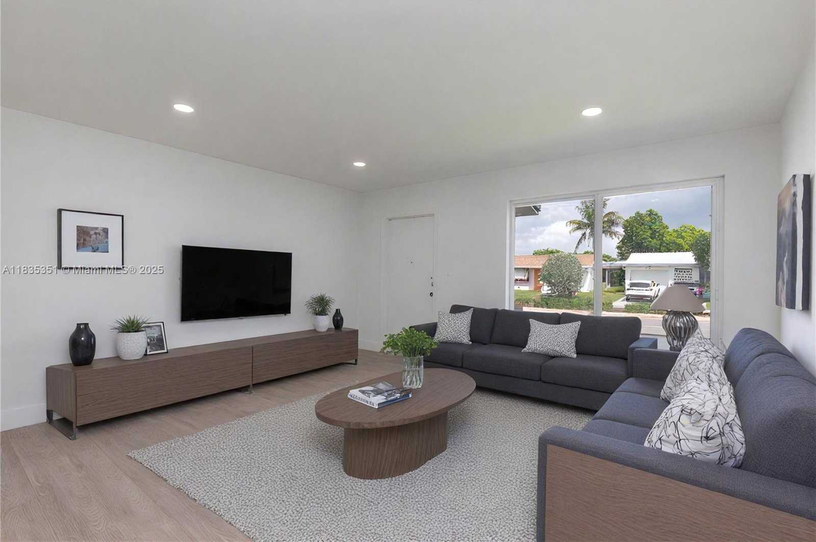 Small Image of 4516 MAINLAND DR, Tamarac Number 6