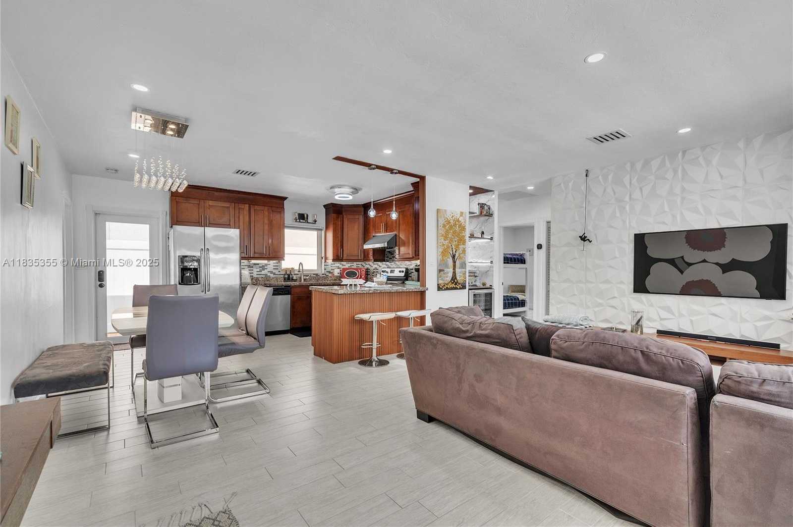 Small Image of 1020 SOUTH WEST 4TH AVE, Fort Lauderdale Number 2