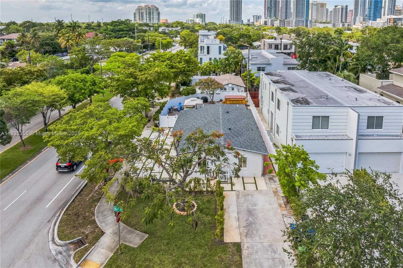 Small Image of 1020 SOUTH WEST 4TH AVE, Fort Lauderdale Number 34