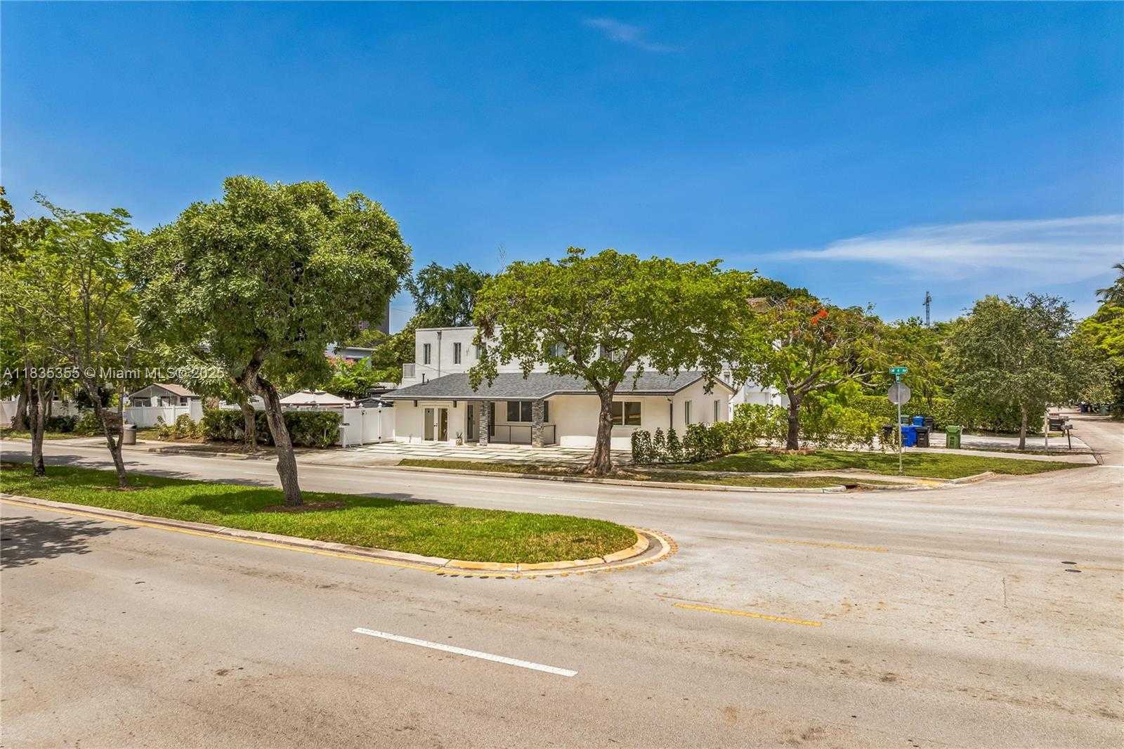 Small Image of 1020 SOUTH WEST 4TH AVE, Fort Lauderdale Number 35
