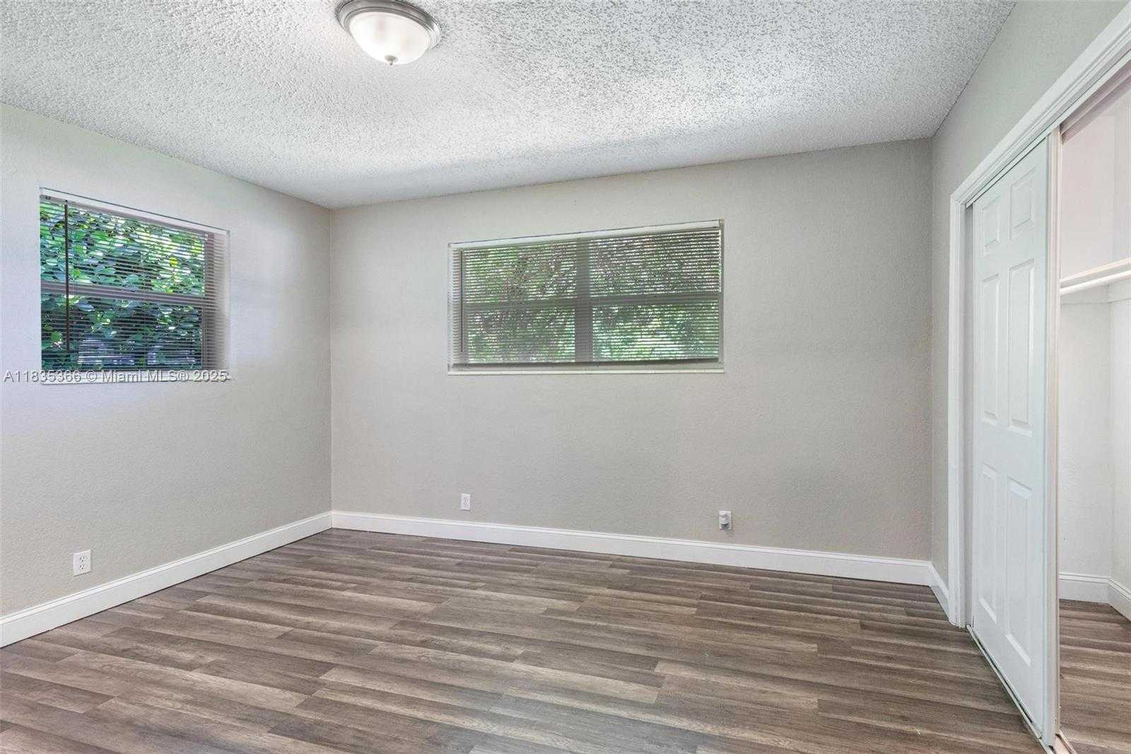 Small Image of 2307 RODMAN ST, Hollywood Number 11