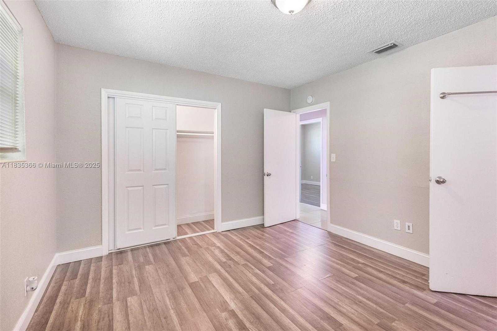 Small Image of 2307 RODMAN ST, Hollywood Number 12