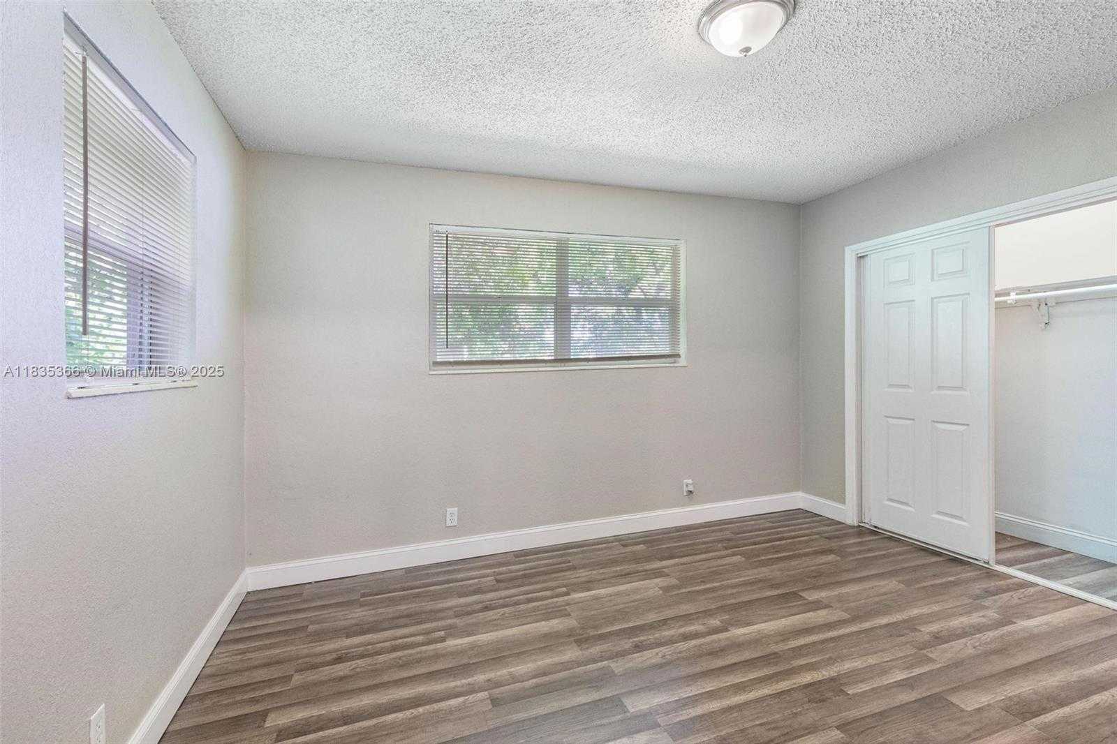 Small Image of 2307 RODMAN ST, Hollywood Number 13