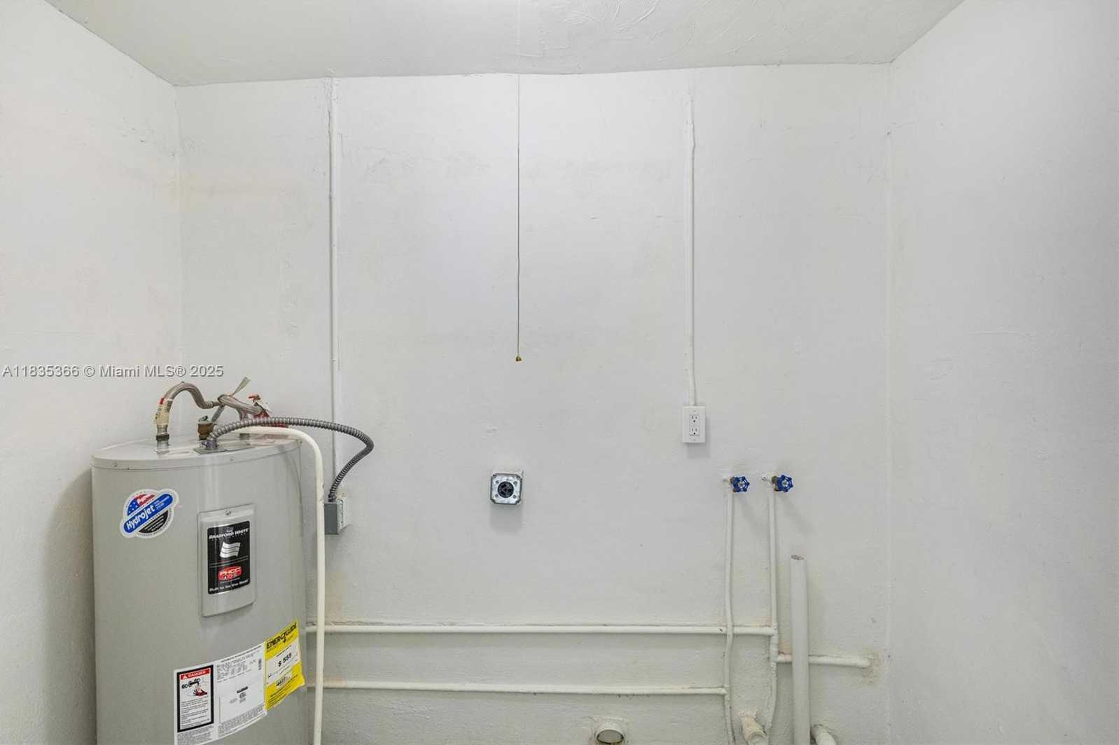Small Image of 2307 RODMAN ST, Hollywood Number 14