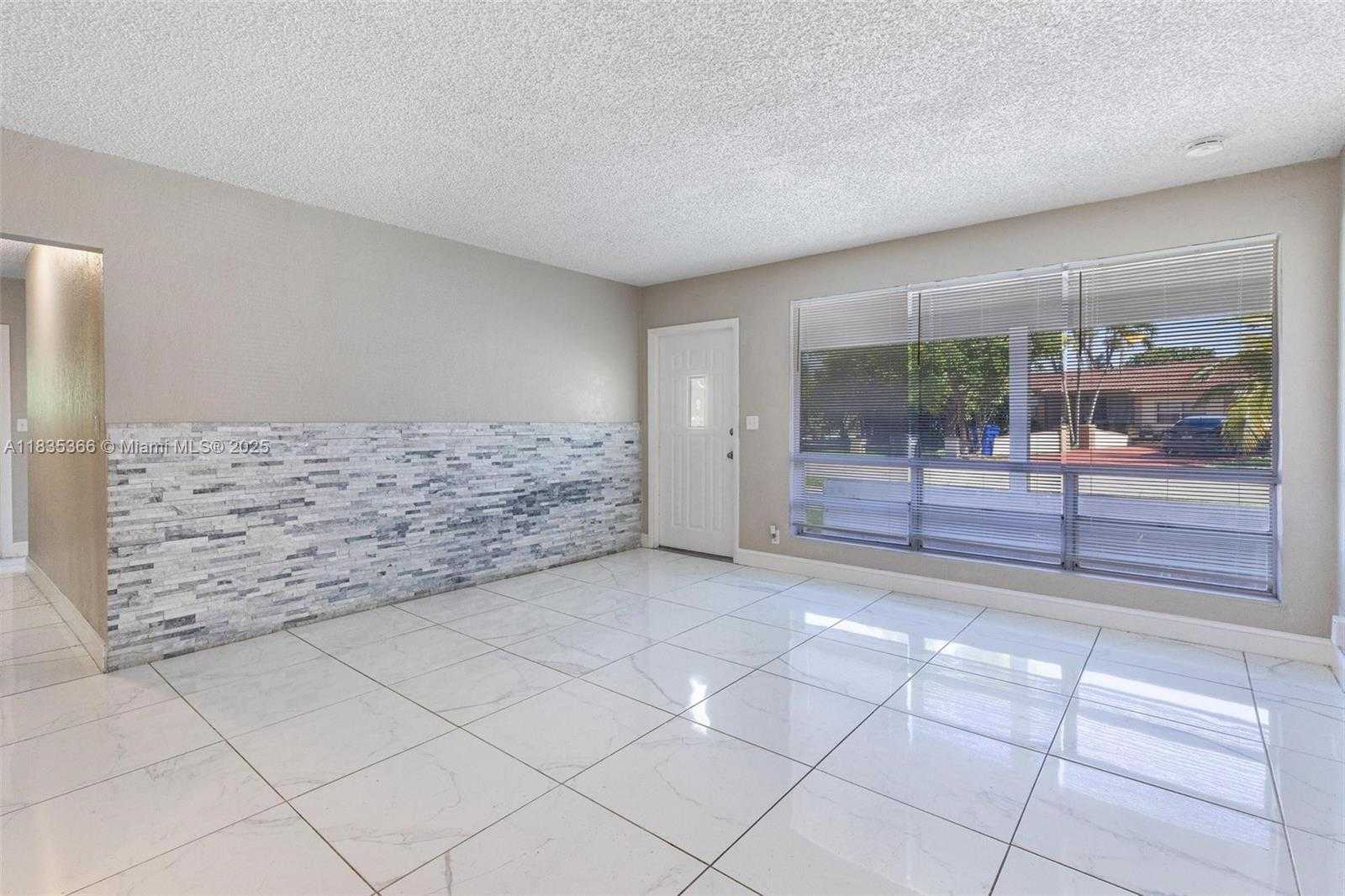 Small Image of 2307 RODMAN ST, Hollywood Number 15