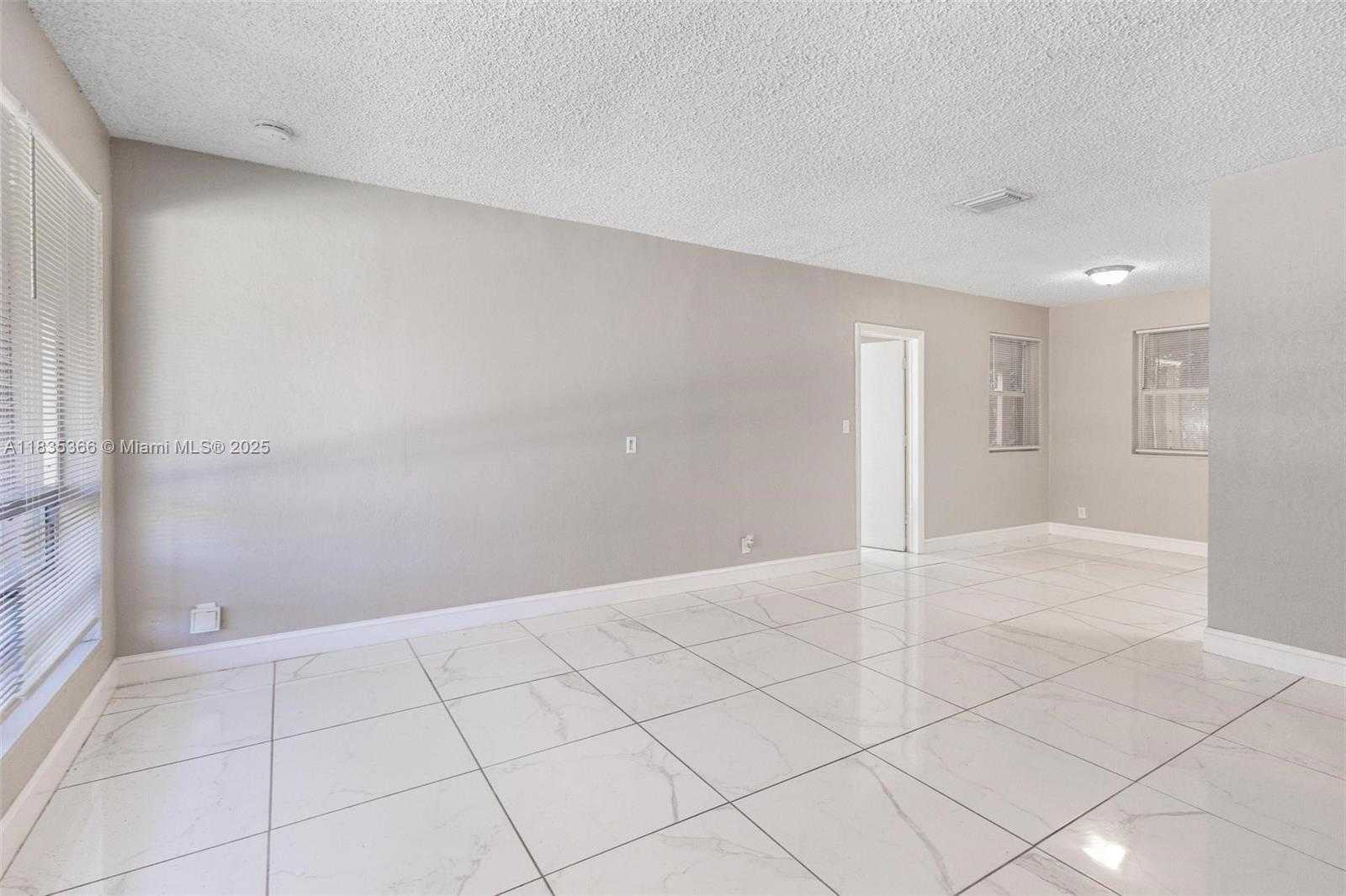 Small Image of 2307 RODMAN ST, Hollywood Number 17