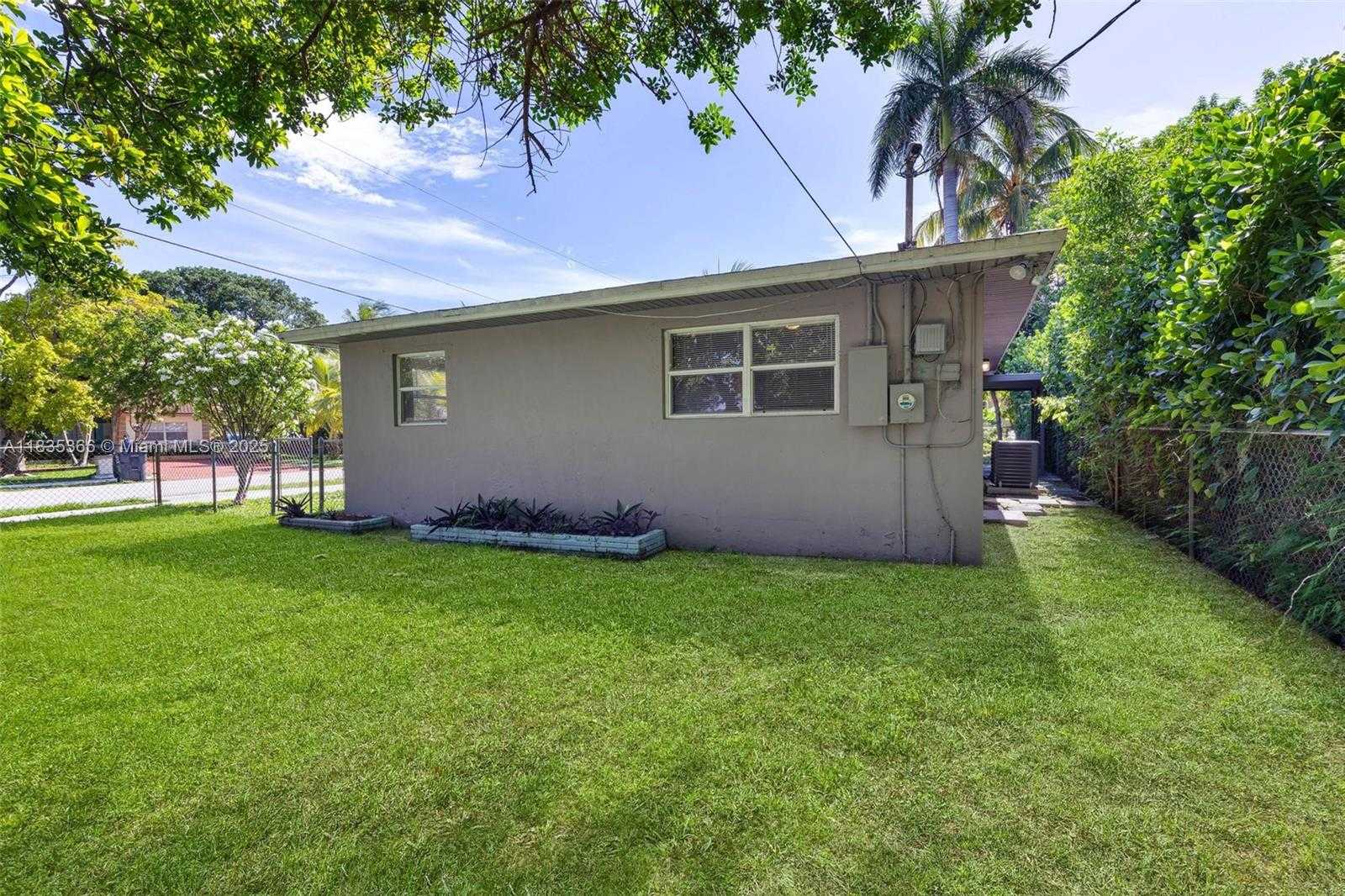 Small Image of 2307 RODMAN ST, Hollywood Number 29