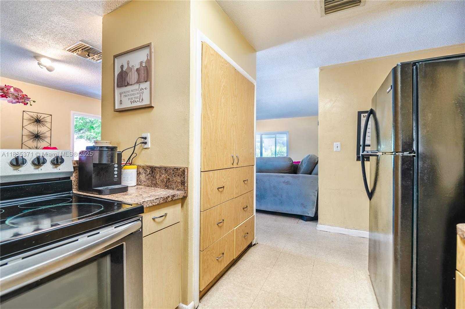 Small Image of 2824 NORTH WEST 8TH ST, Fort Lauderdale Number 11
