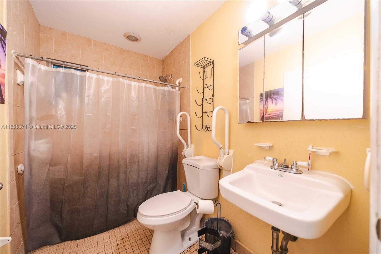 Small Image of 2824 NORTH WEST 8TH ST, Fort Lauderdale Number 13