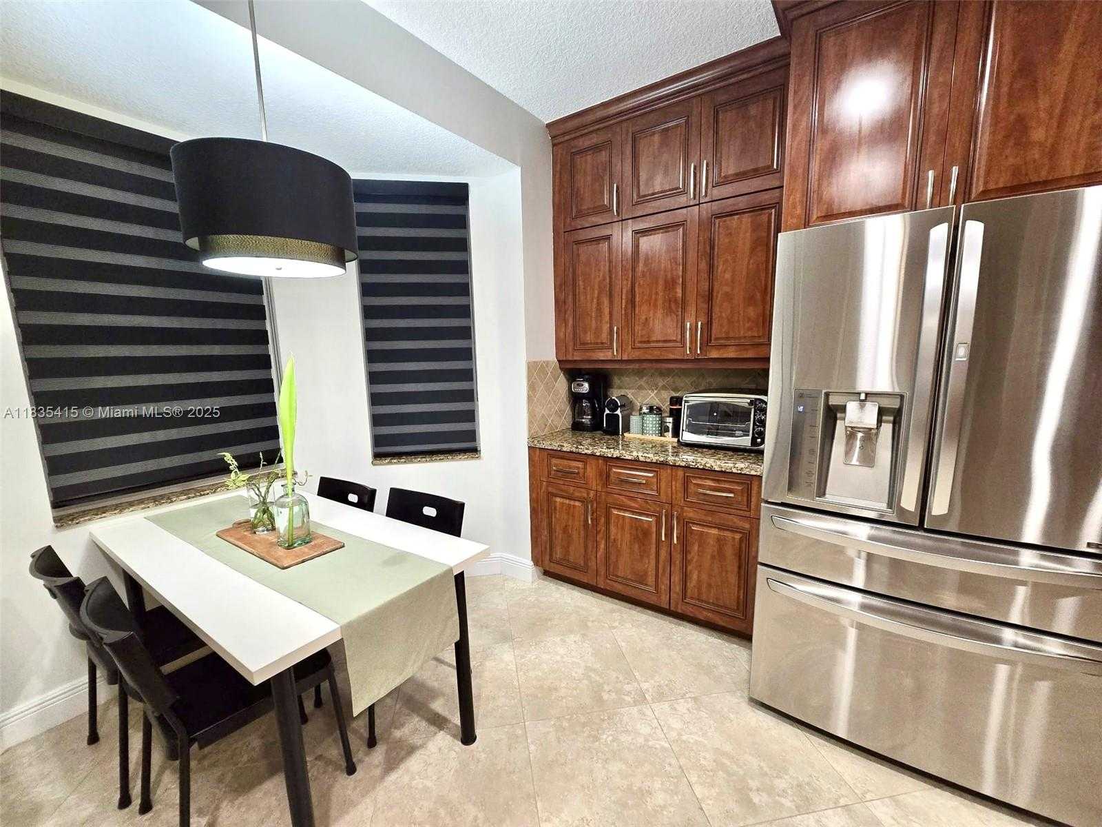 Small Image of 547 CASCADE FALLS DR, Weston Number 6