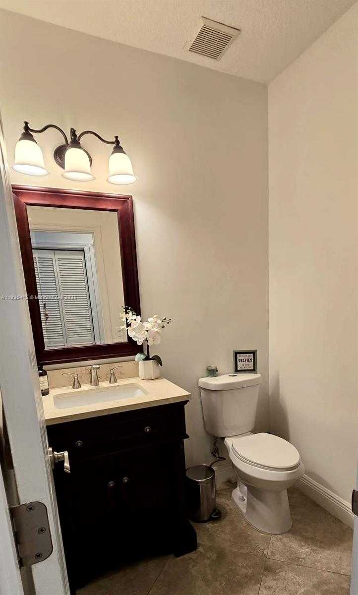Small Image of 547 CASCADE FALLS DR, Weston Number 8